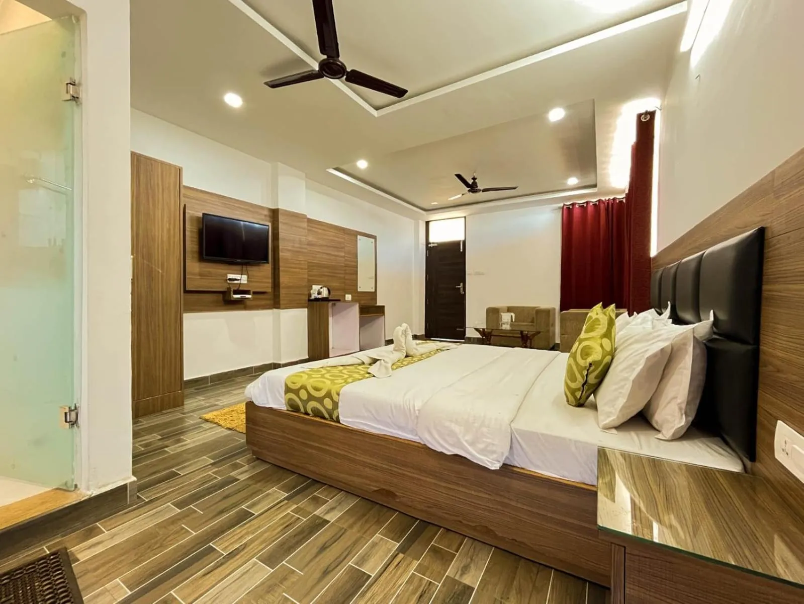 Bed in Marina Group of hotel naddi hills-cricket stadium 9 km-Mcleodganj 2 km- Bhagsunag 4