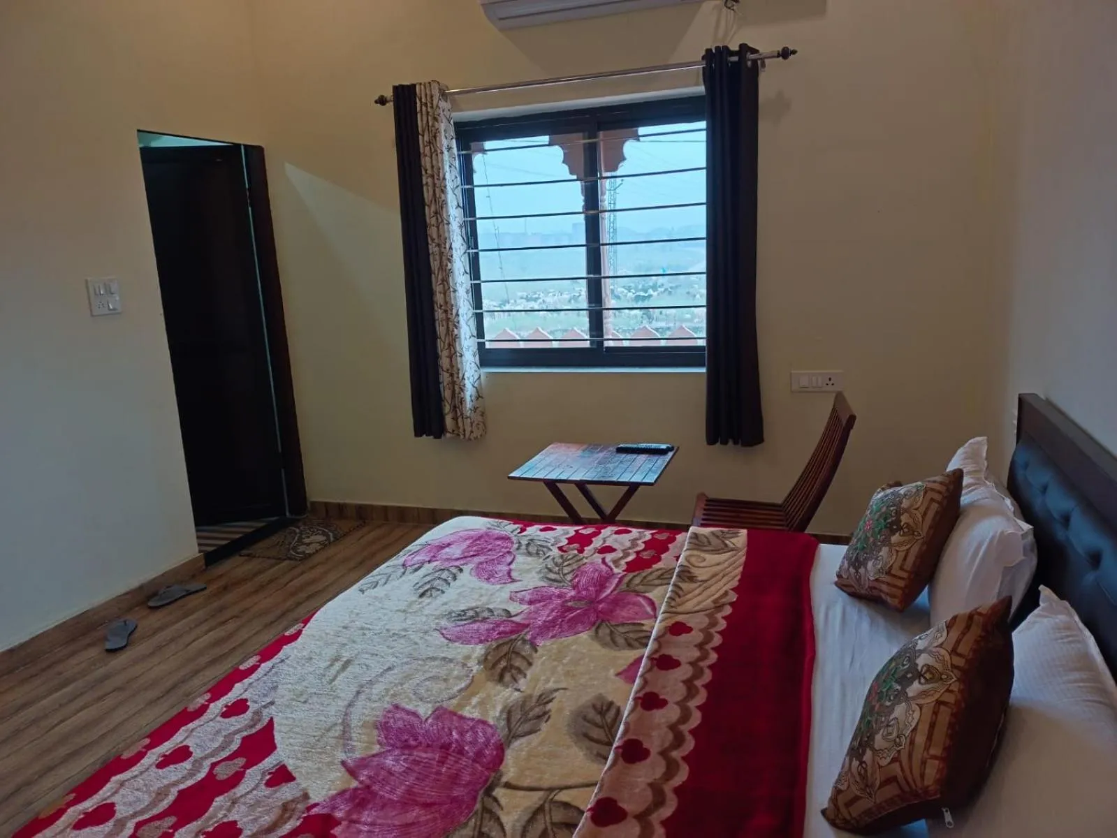 Bed in The Vantage Haveli