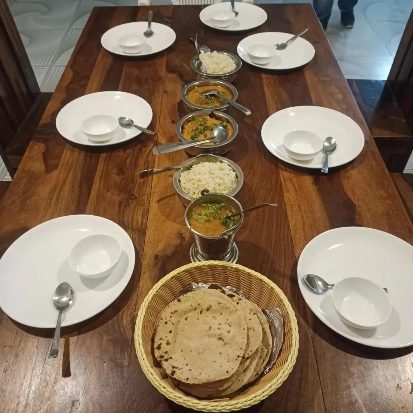 Food and drinks in The Vantage Haveli