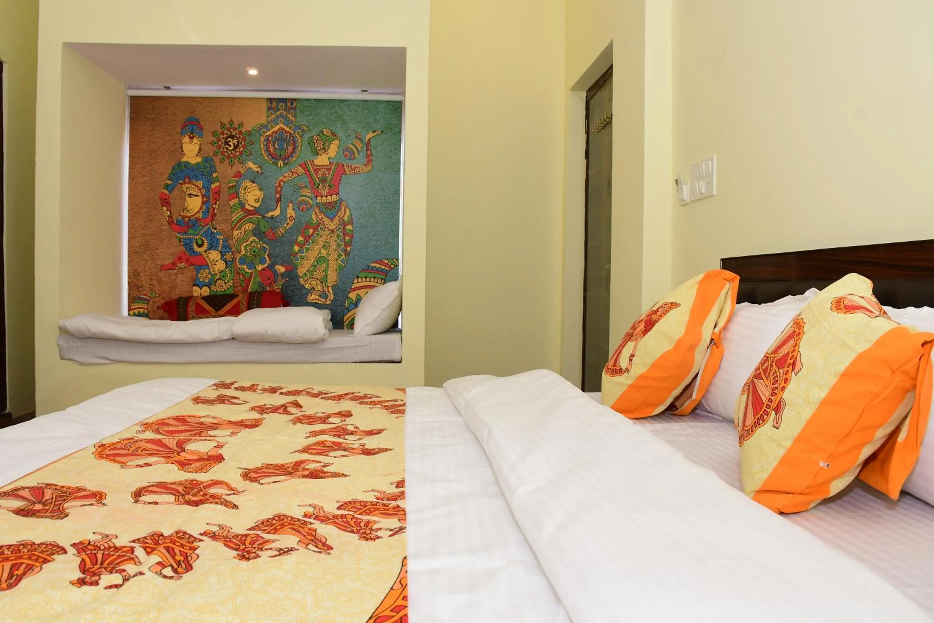 Photo of the whole room, Bed in The Vantage Haveli