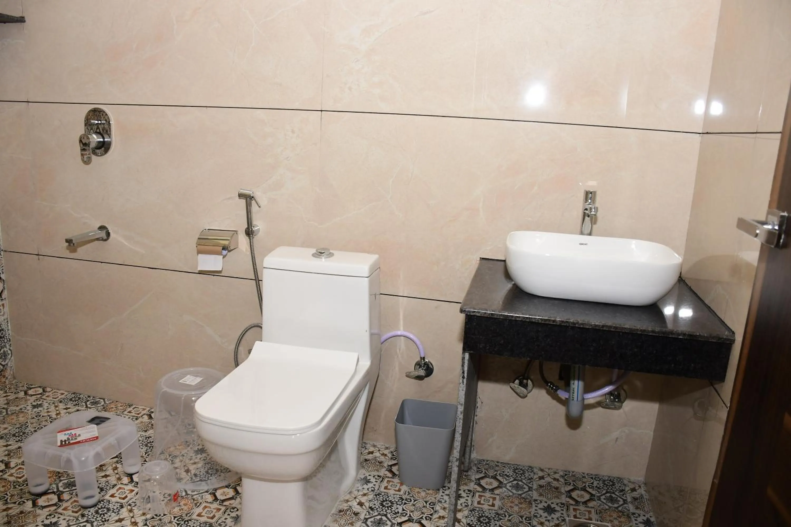 Toilet in The Vantage Haveli