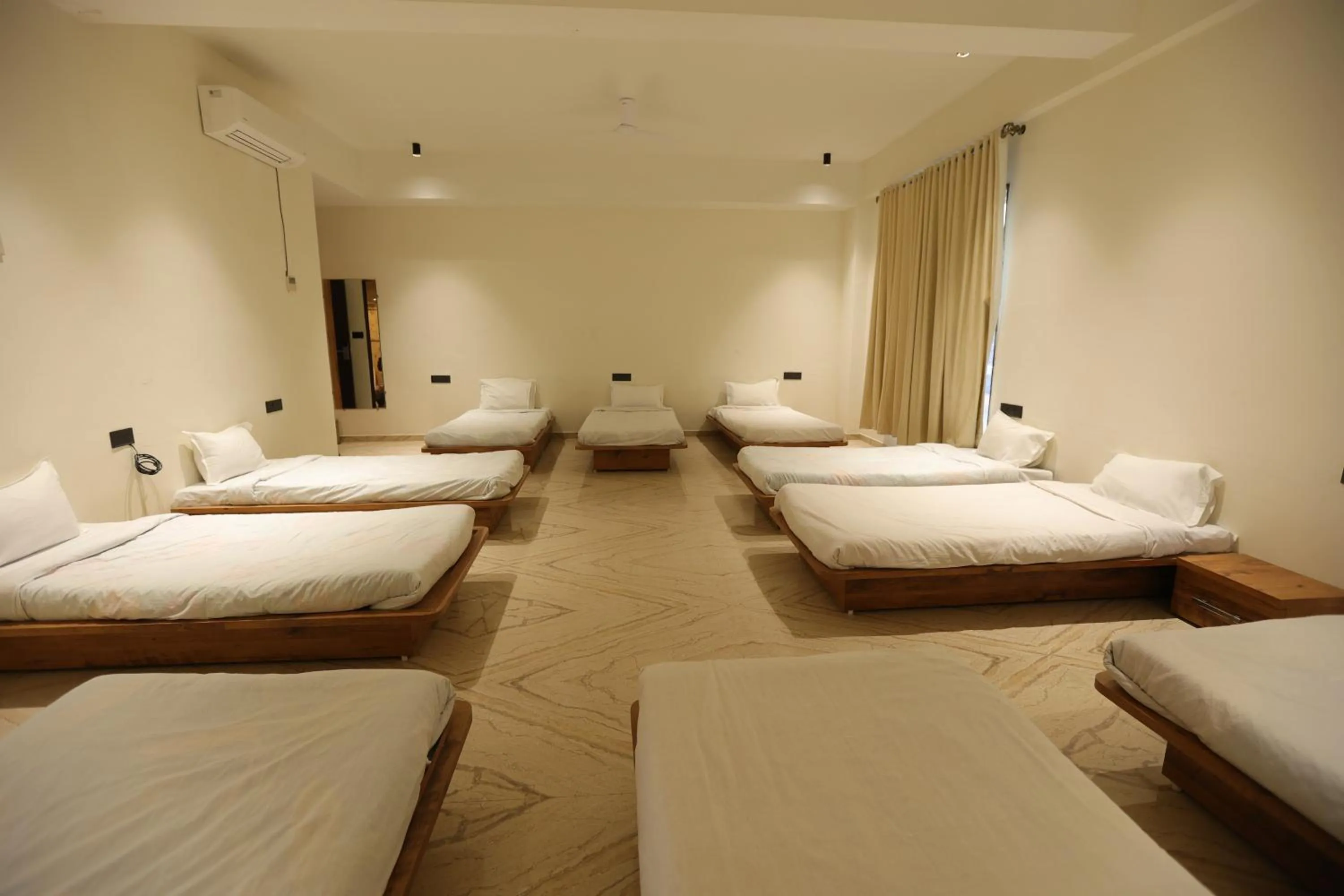 Photo of the whole room, Bed in The Heritage Conventions