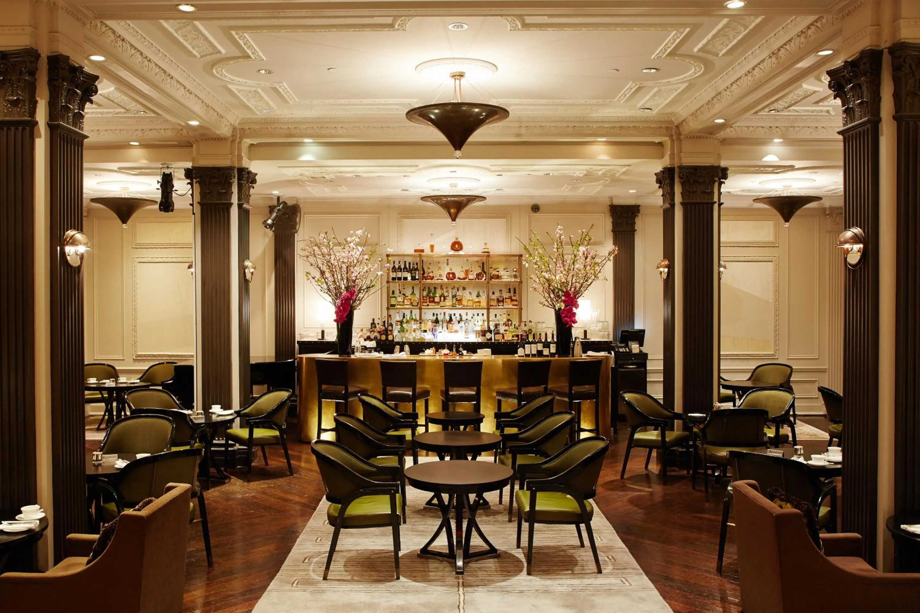 Lounge or bar in The Pierre, A Taj Hotel, New York