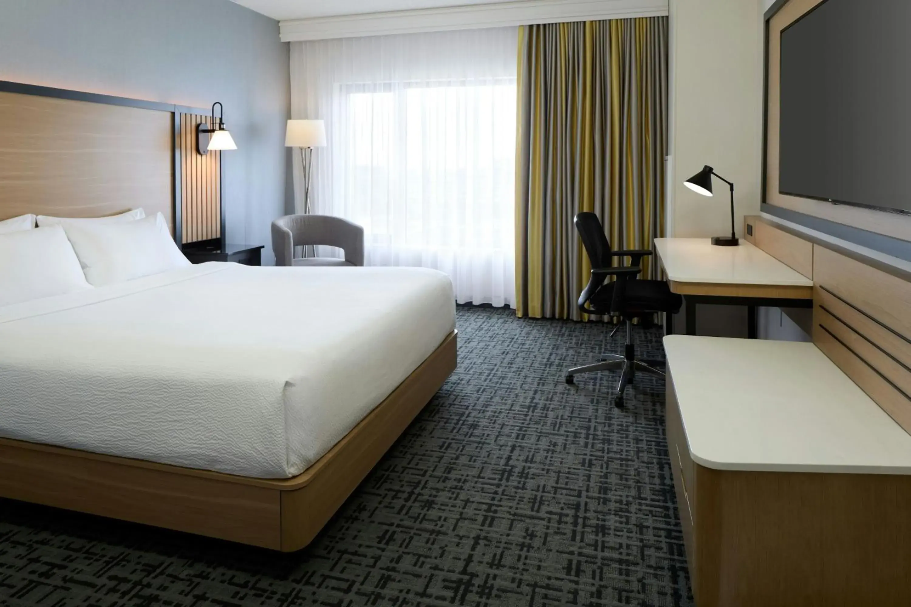 King Room in Fairfield Inn & Suites by Marriott Montreal Airport King Room in Fairfield Inn & Suites by Marriott Montreal Airport