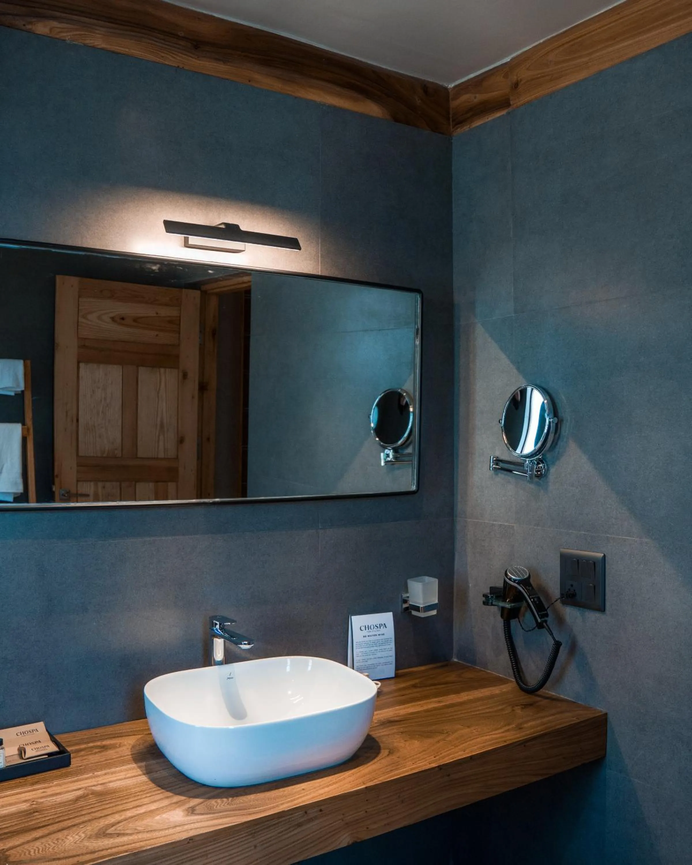 Bathroom in Chospa Hotel, Leh