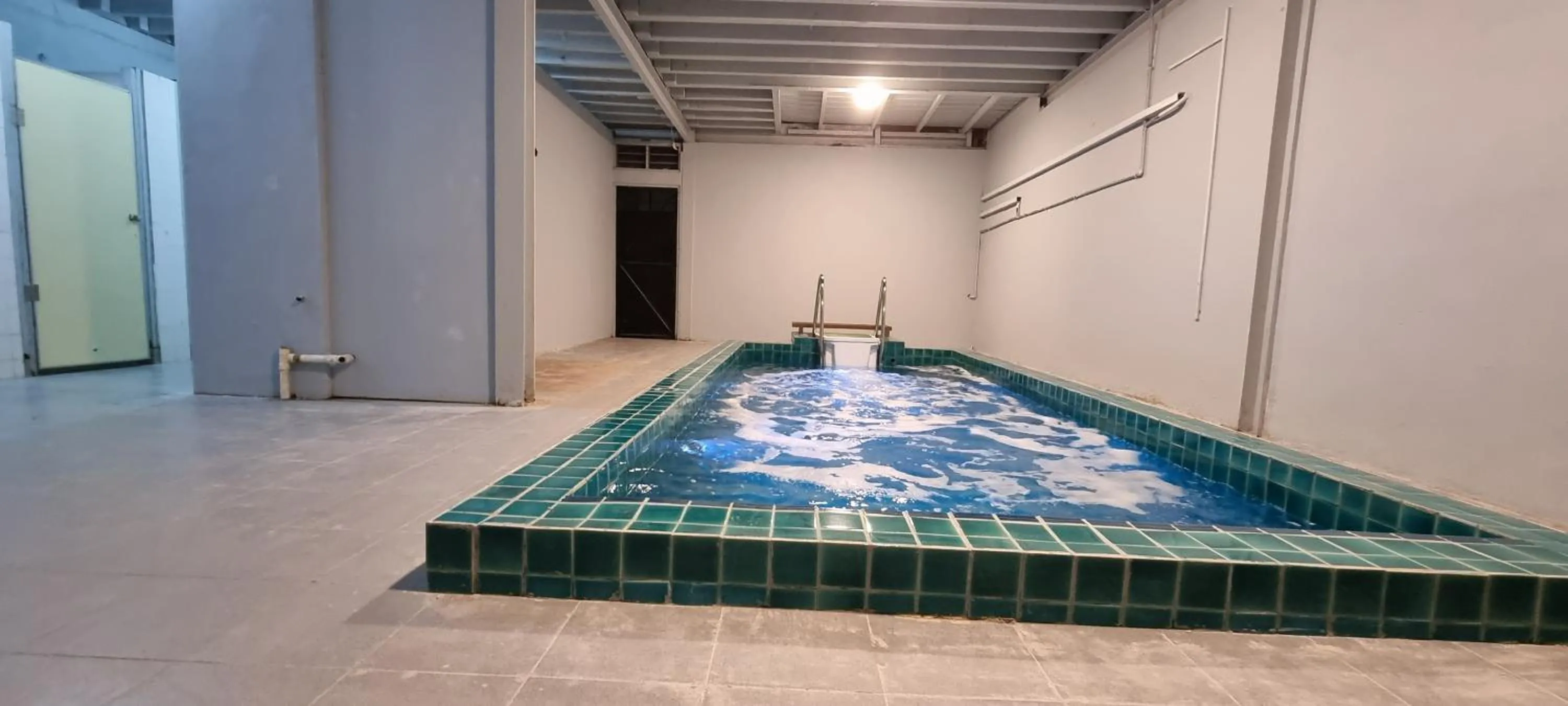 Swimming pool, Bed in JMA FERRINGHI BEACH HOTEL