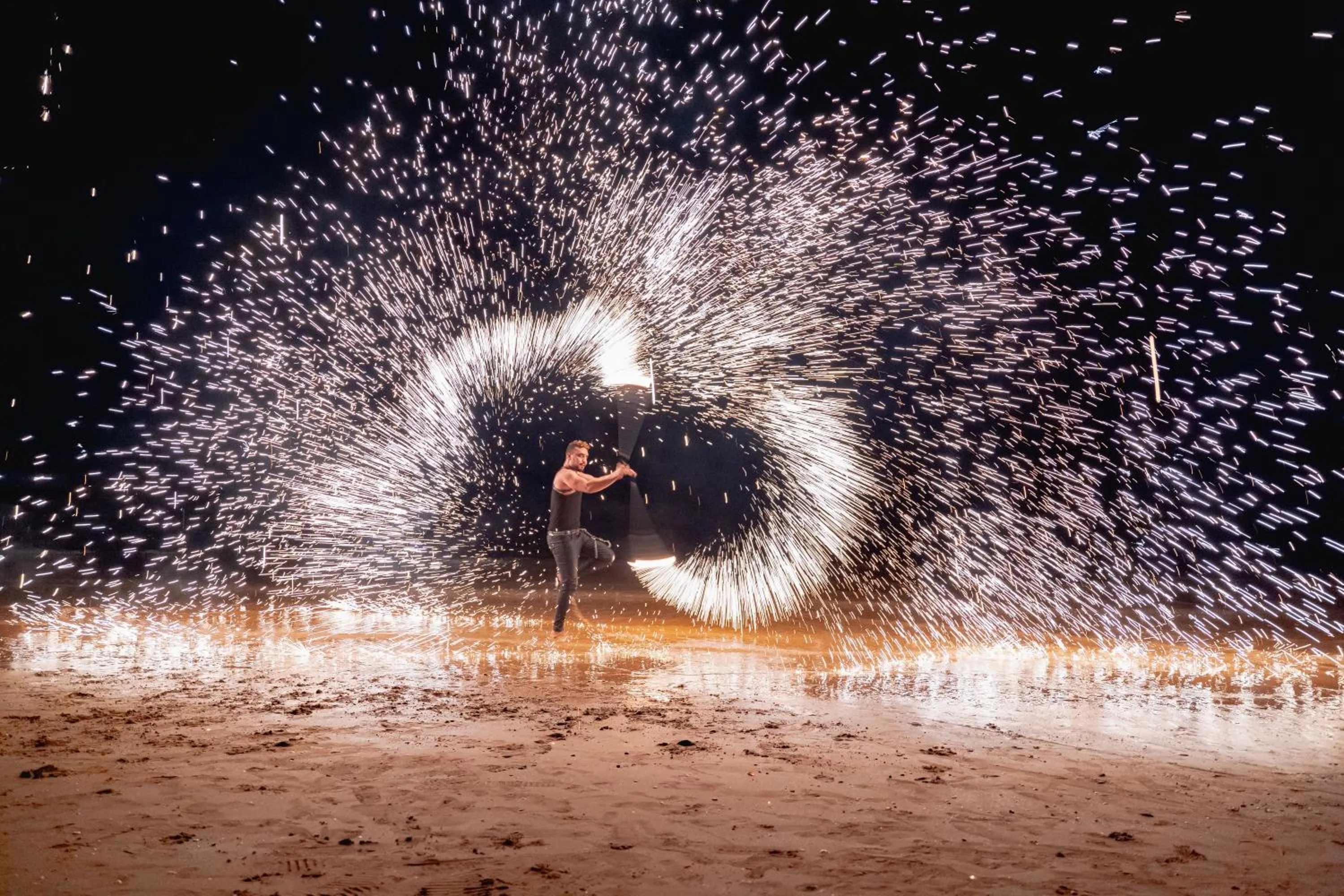 Evening entertainment in BM Beach Hotel