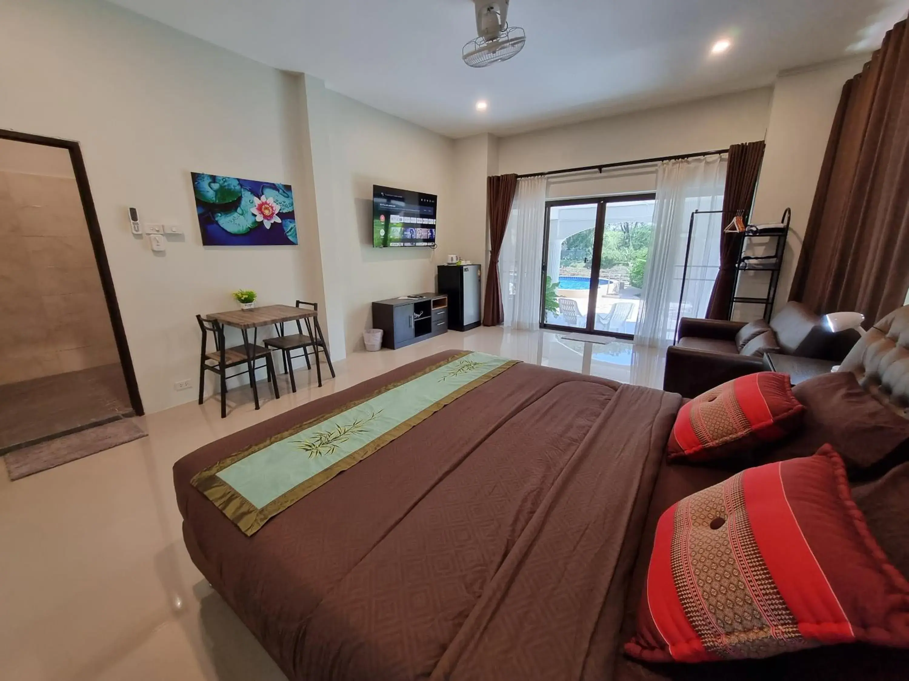 King Room with Pool View in Bua Daeng Homestay Resort King Room with Pool View in Bua Daeng Homestay Resort