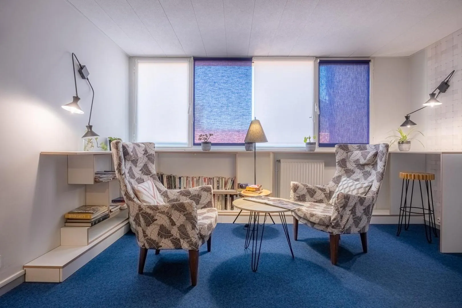 Communal lounge/ TV room in The Originals City, Hôtel Les Thermes de l'Avenue, Dax