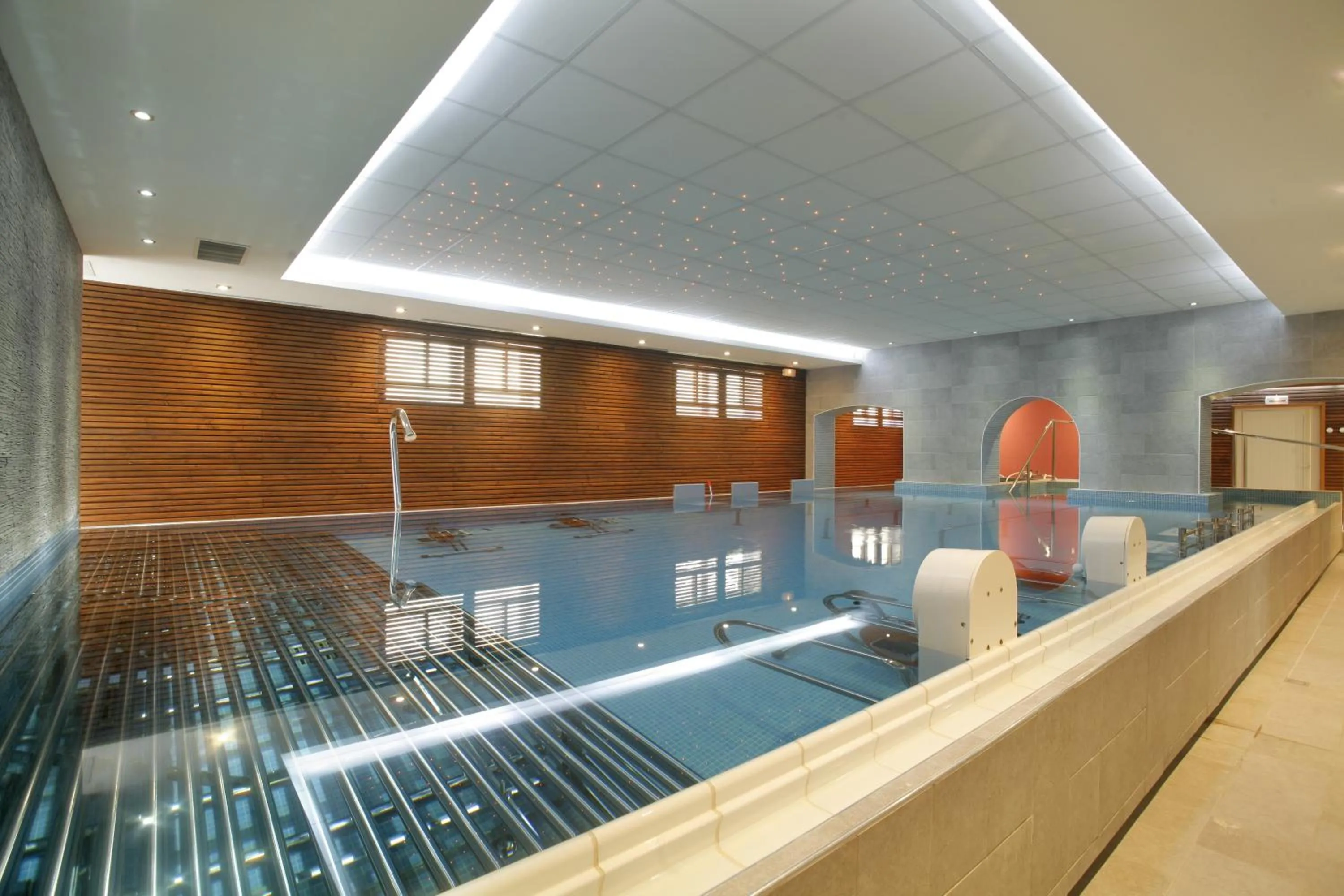 Spa and wellness centre/facilities in The Originals City, Hôtel Les Thermes de l'Avenue, Dax