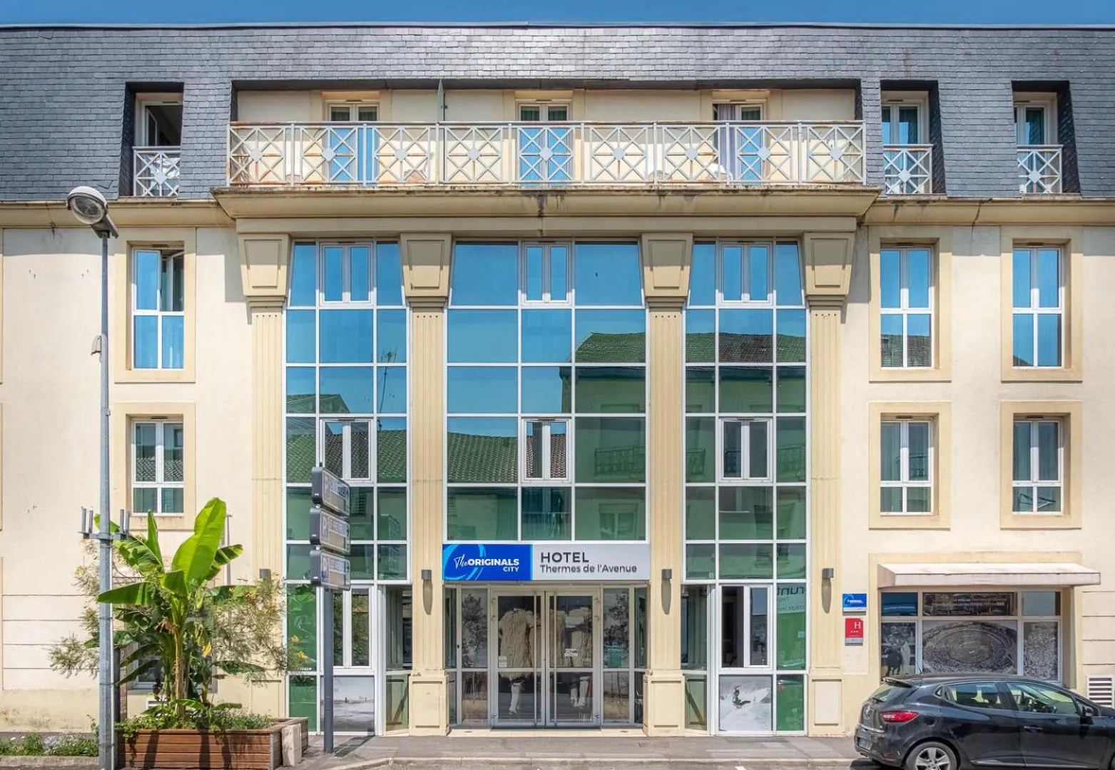 Property building in The Originals City, Hôtel Les Thermes de l'Avenue, Dax