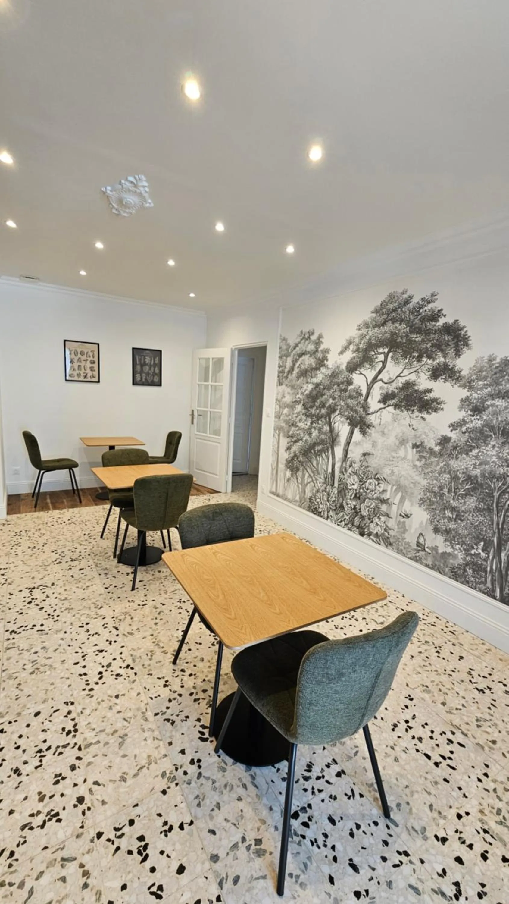 Dining area in La Suite Gignac