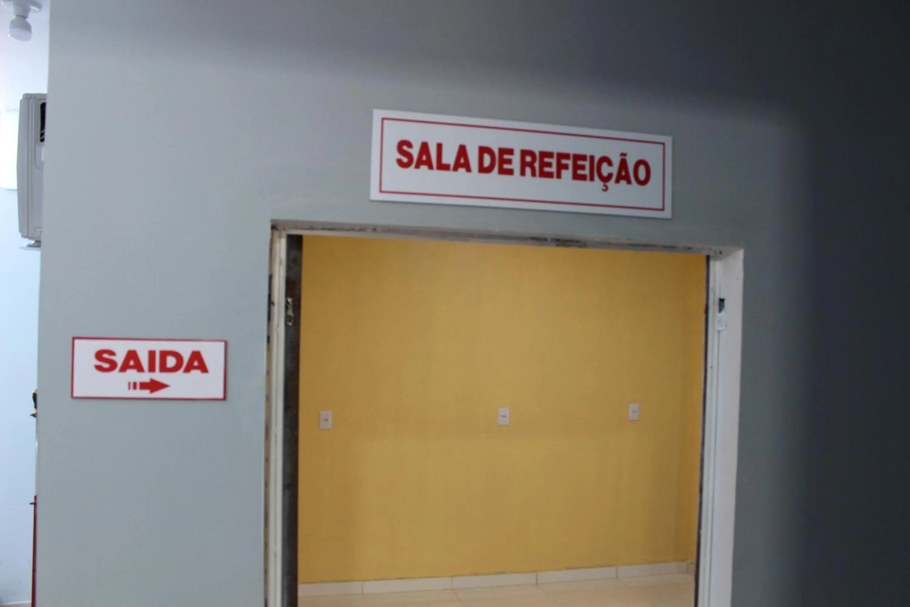 Restaurant/places to eat in Hotel Jardim Tropical