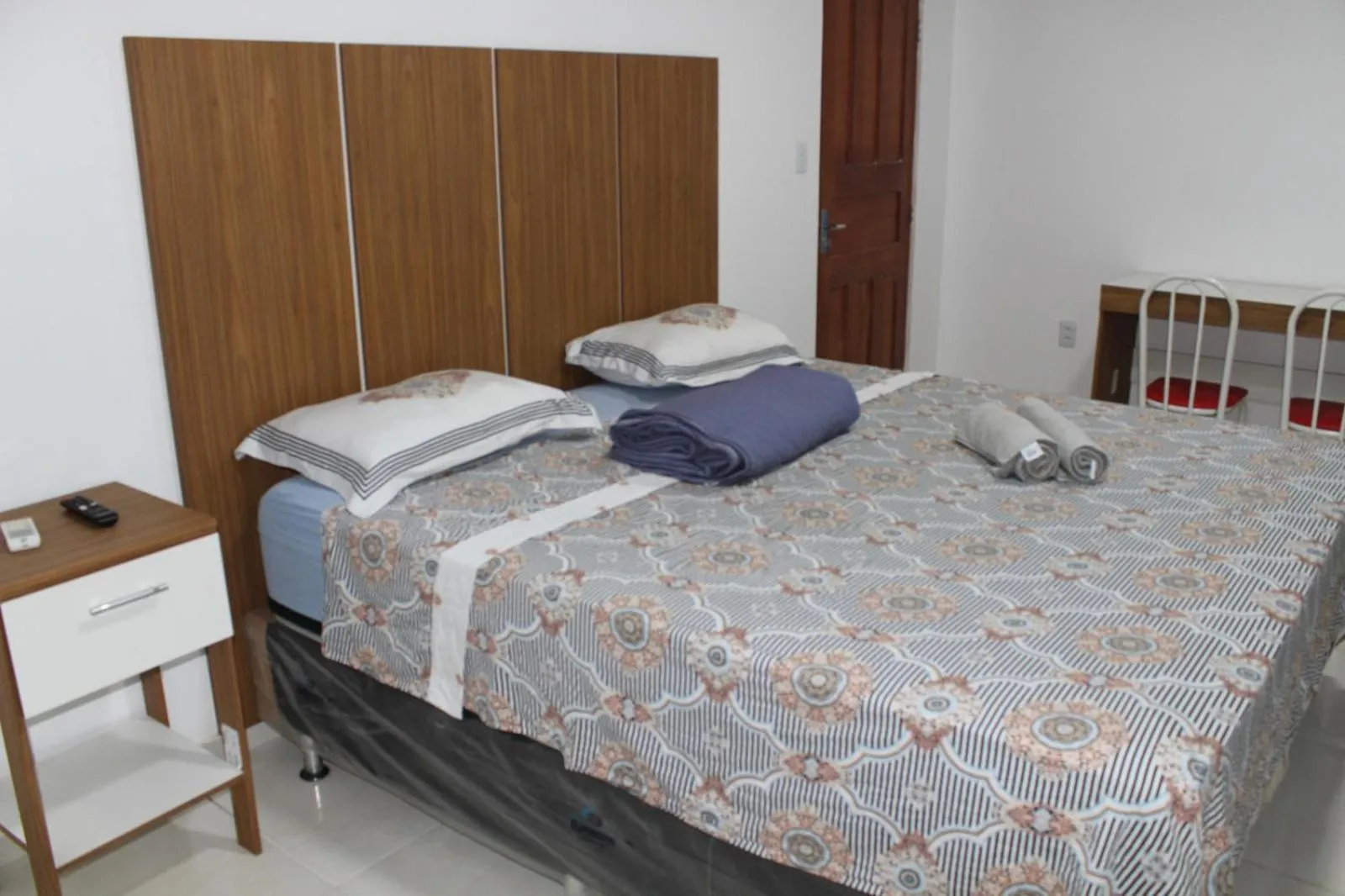 Bed in Hotel Jardim Tropical