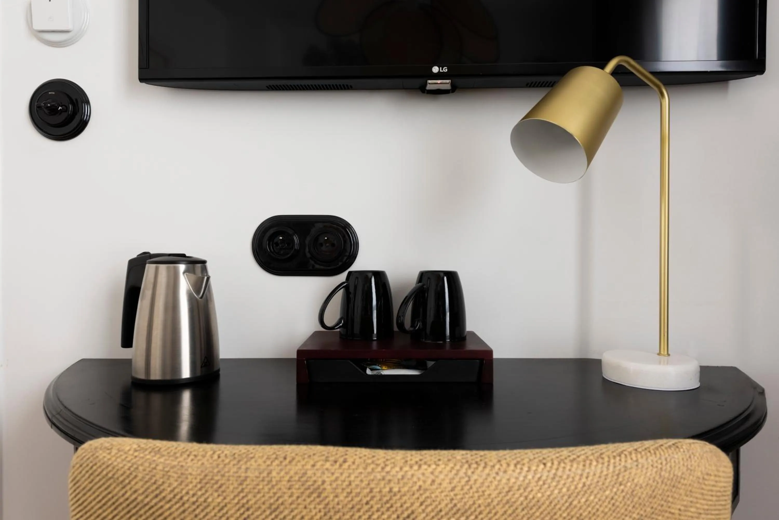 Coffee/tea facilities in Avalon Cosy Hotel Paris