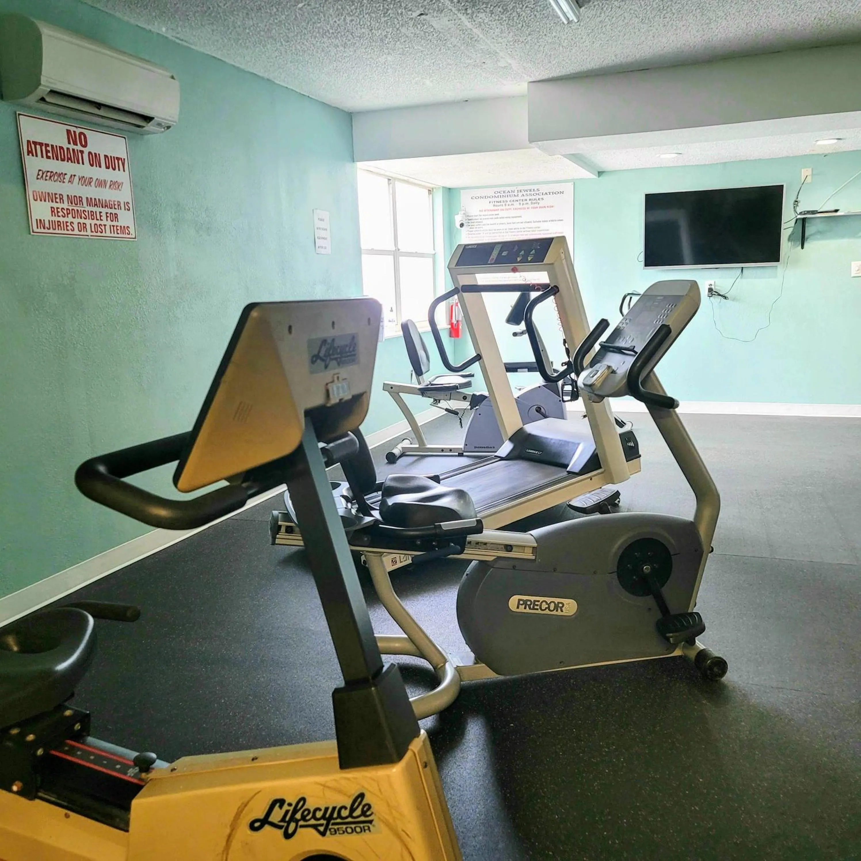 Fitness centre/facilities in Oceanfront Escape With Balcony and heated salt water pool Sleeps 4
