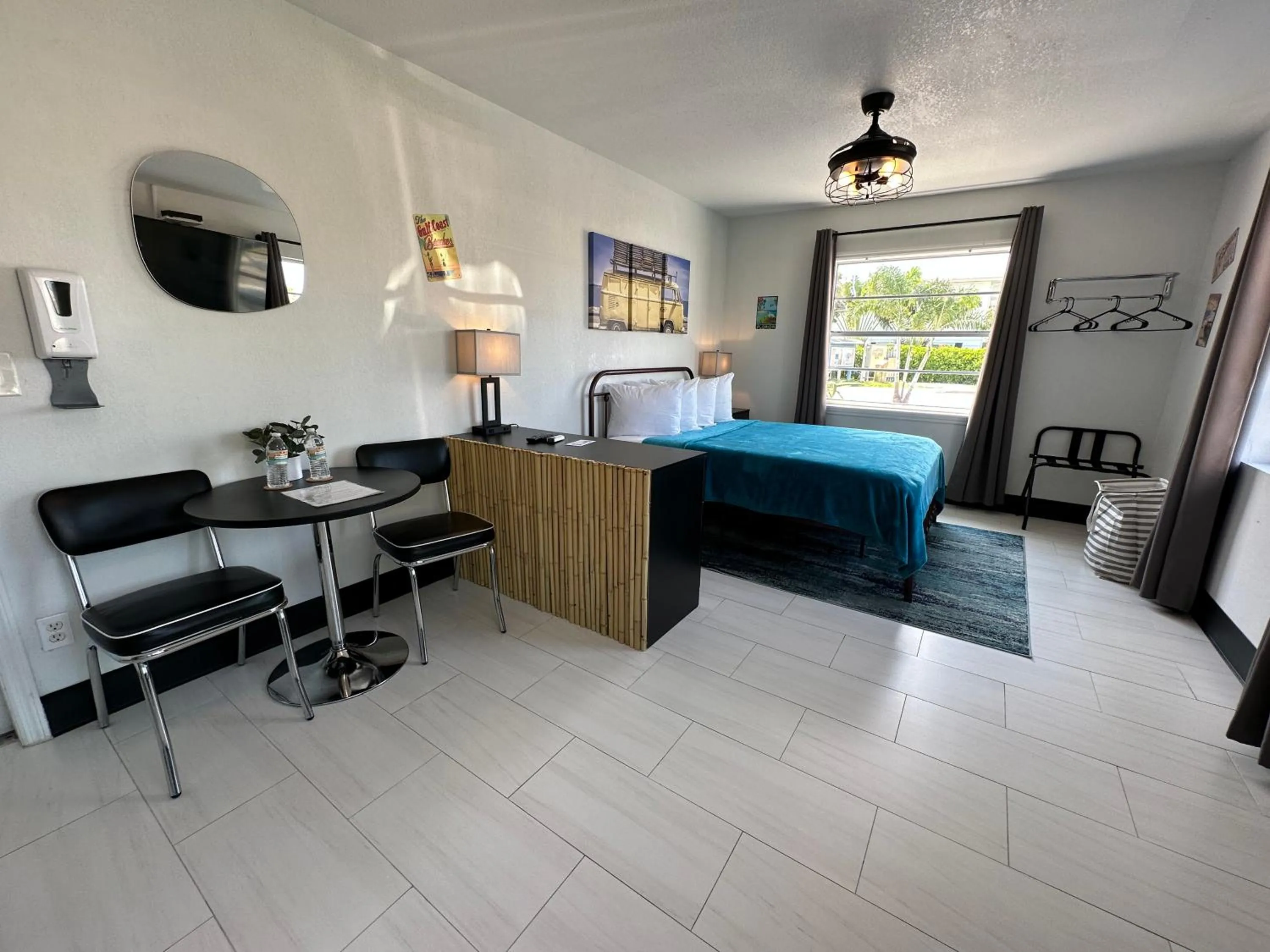 Bedroom, Bed in Sea Jay Motel and Marina