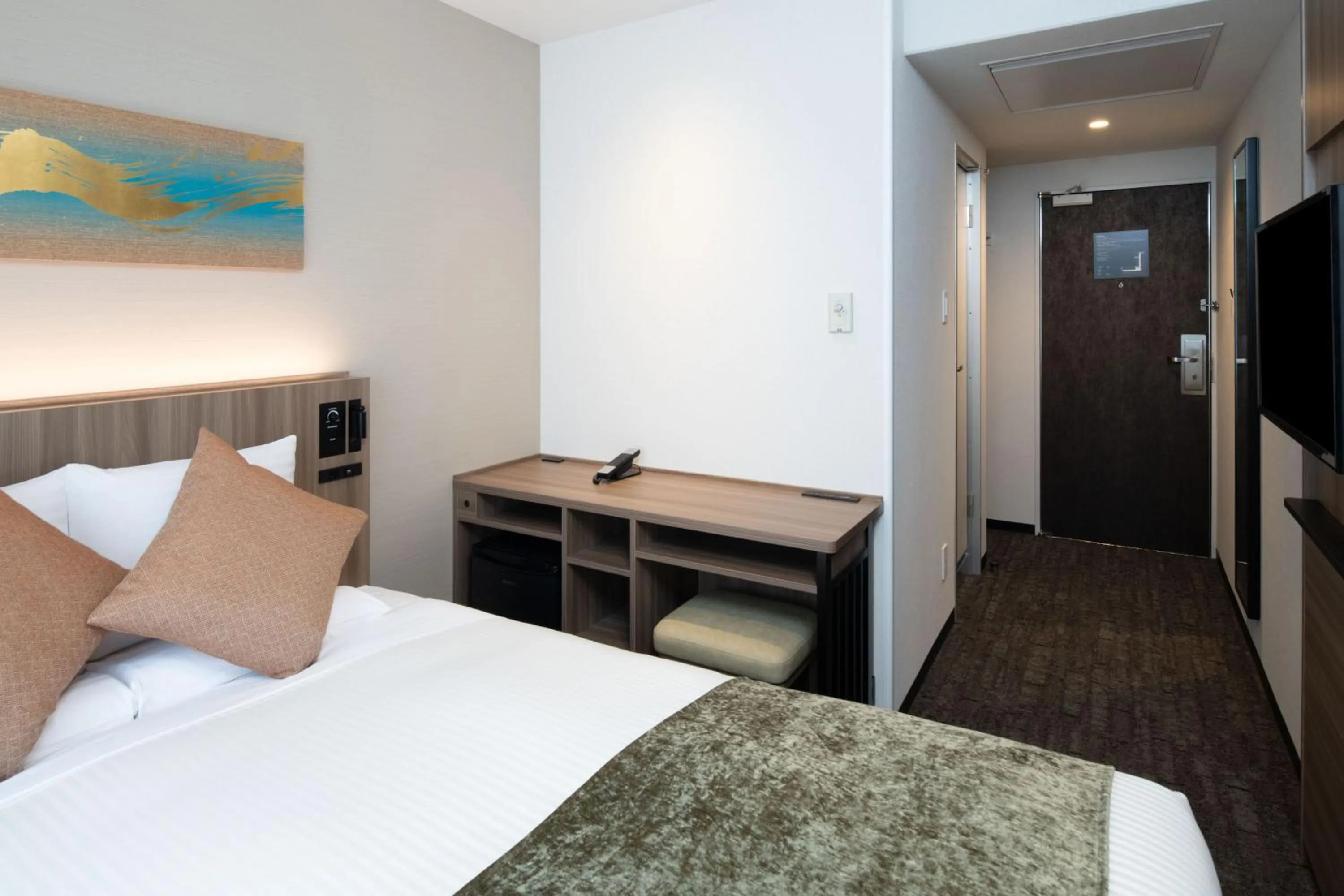 Photo of the whole room, Bed in HOTEL MYSTAYS Kanazawa Katamachi