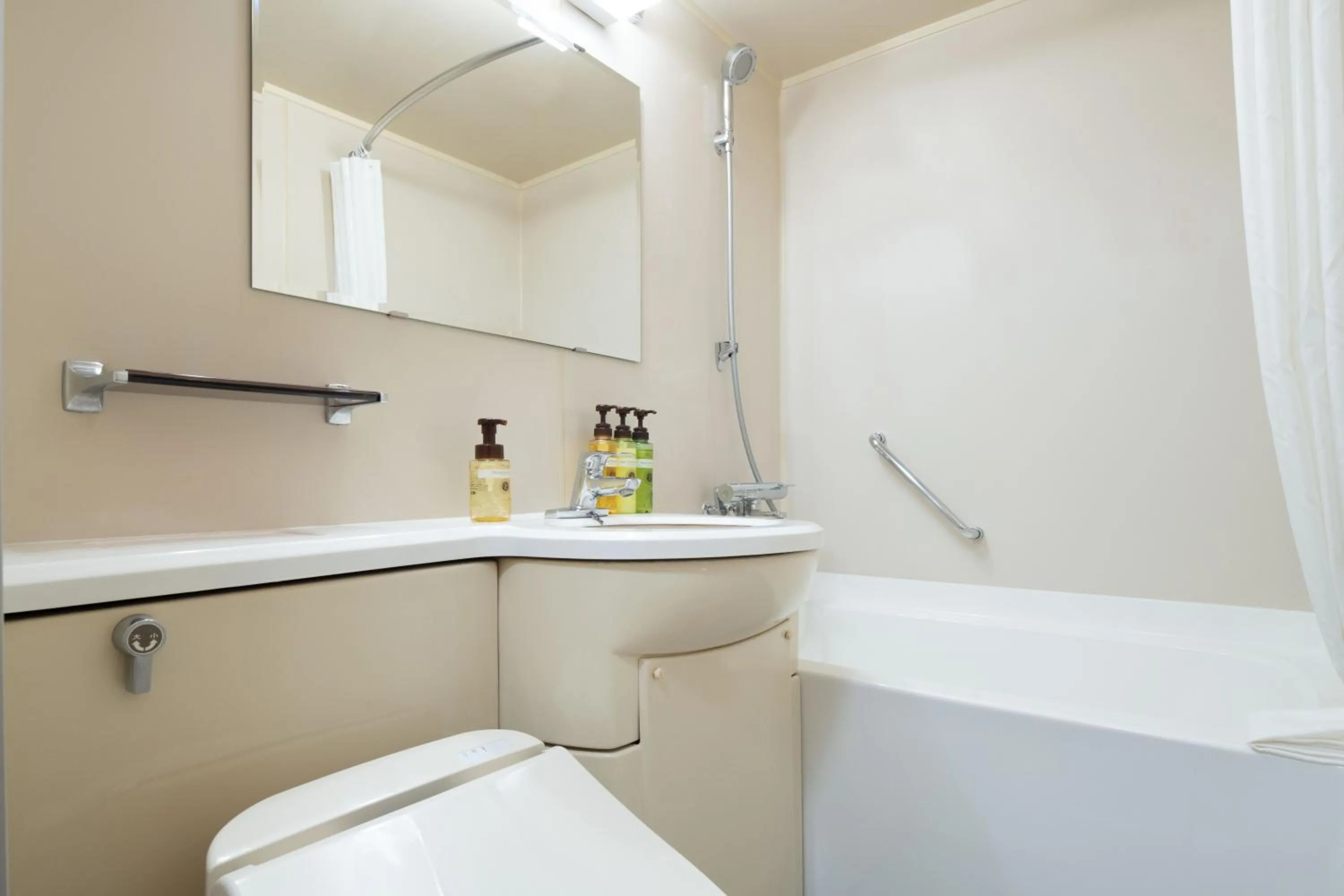 Photo of the whole room in HOTEL MYSTAYS Kanazawa Katamachi