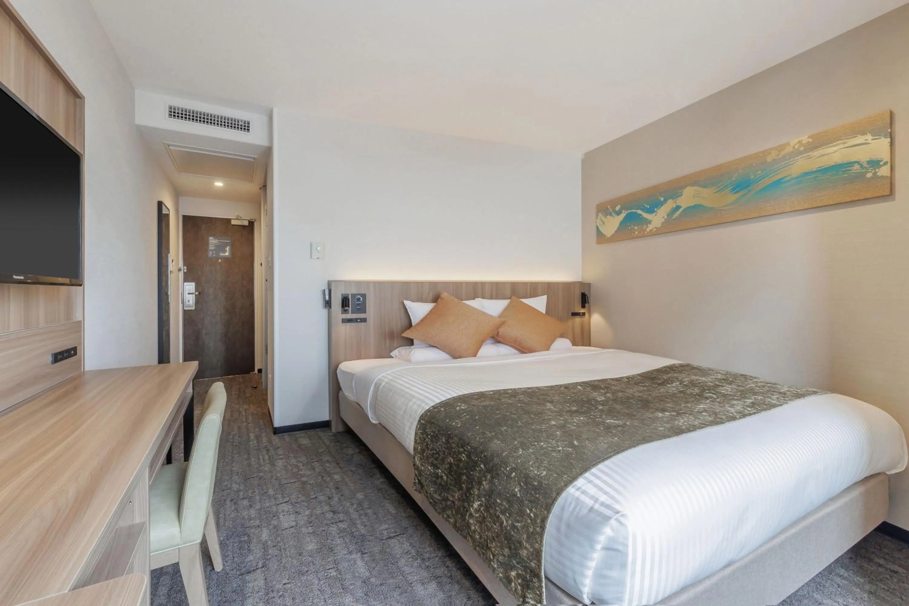 Photo of the whole room, Bed in HOTEL MYSTAYS Kanazawa Katamachi