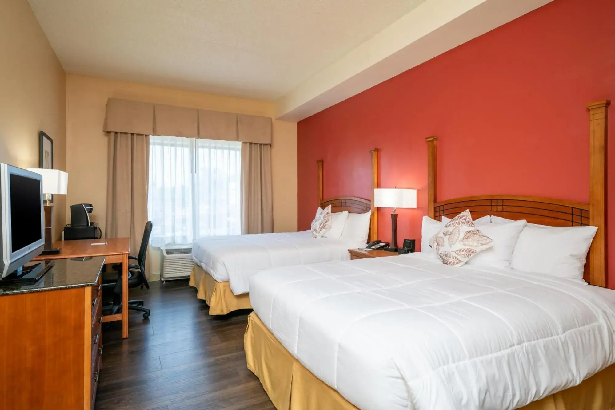 Queen Room with Two Queen Beds - Non-Smoking in Hotel Arboretum Queen Room with Two Queen Beds - Non-Smoking in Hotel Arboretum