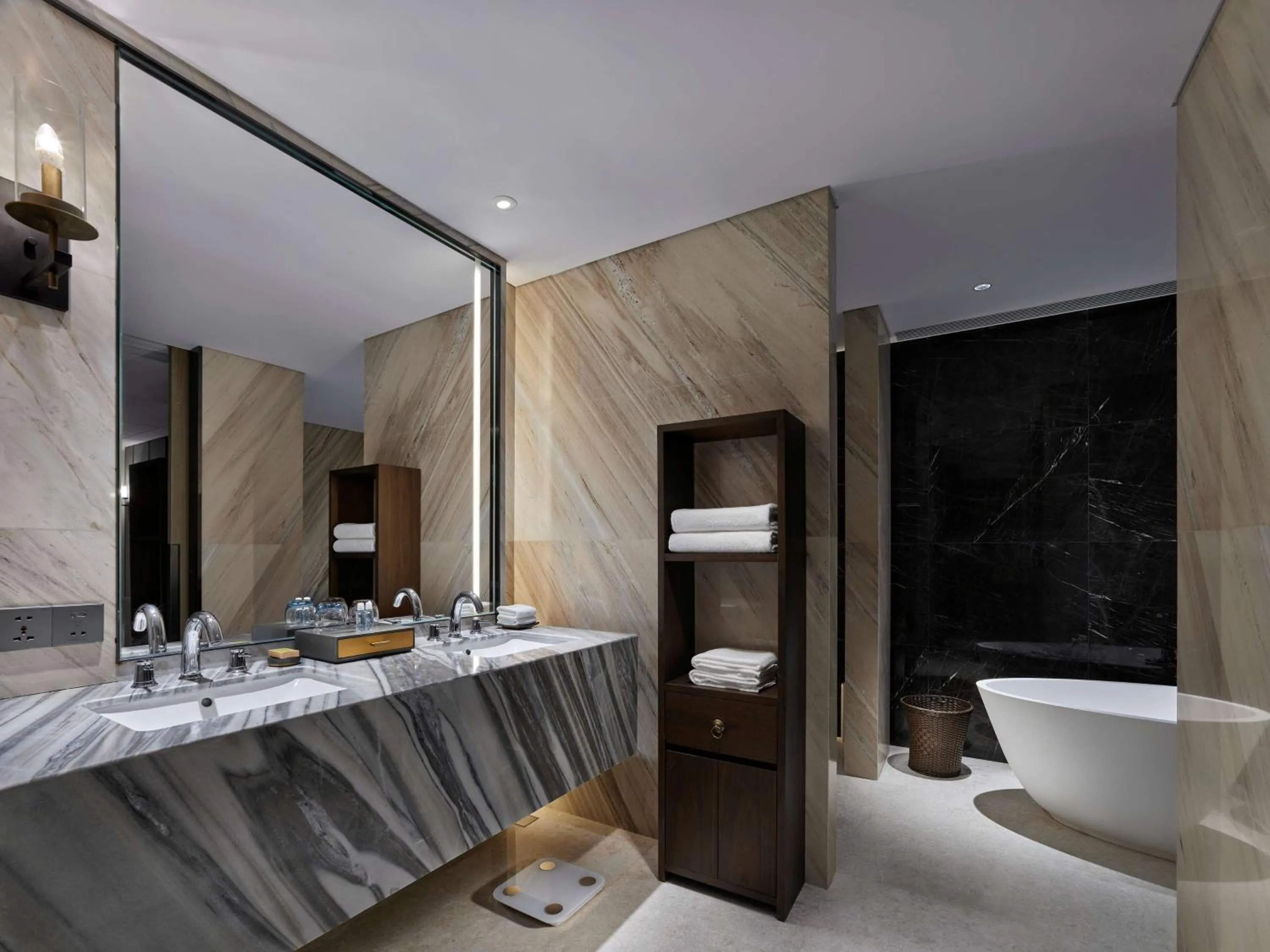 Bathroom in Doubletree By Hilton Baoding