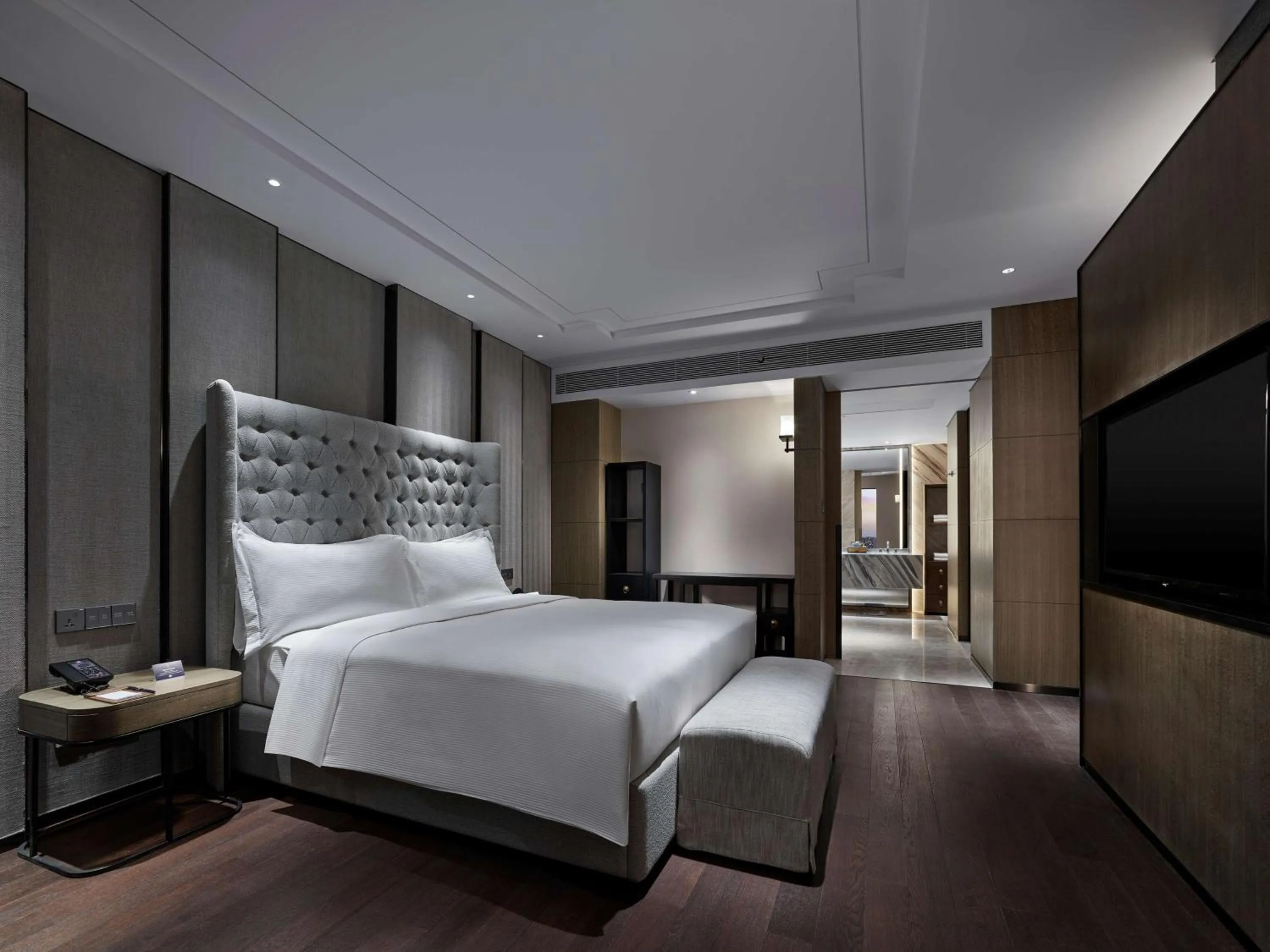 Bedroom, Bed in Doubletree By Hilton Baoding