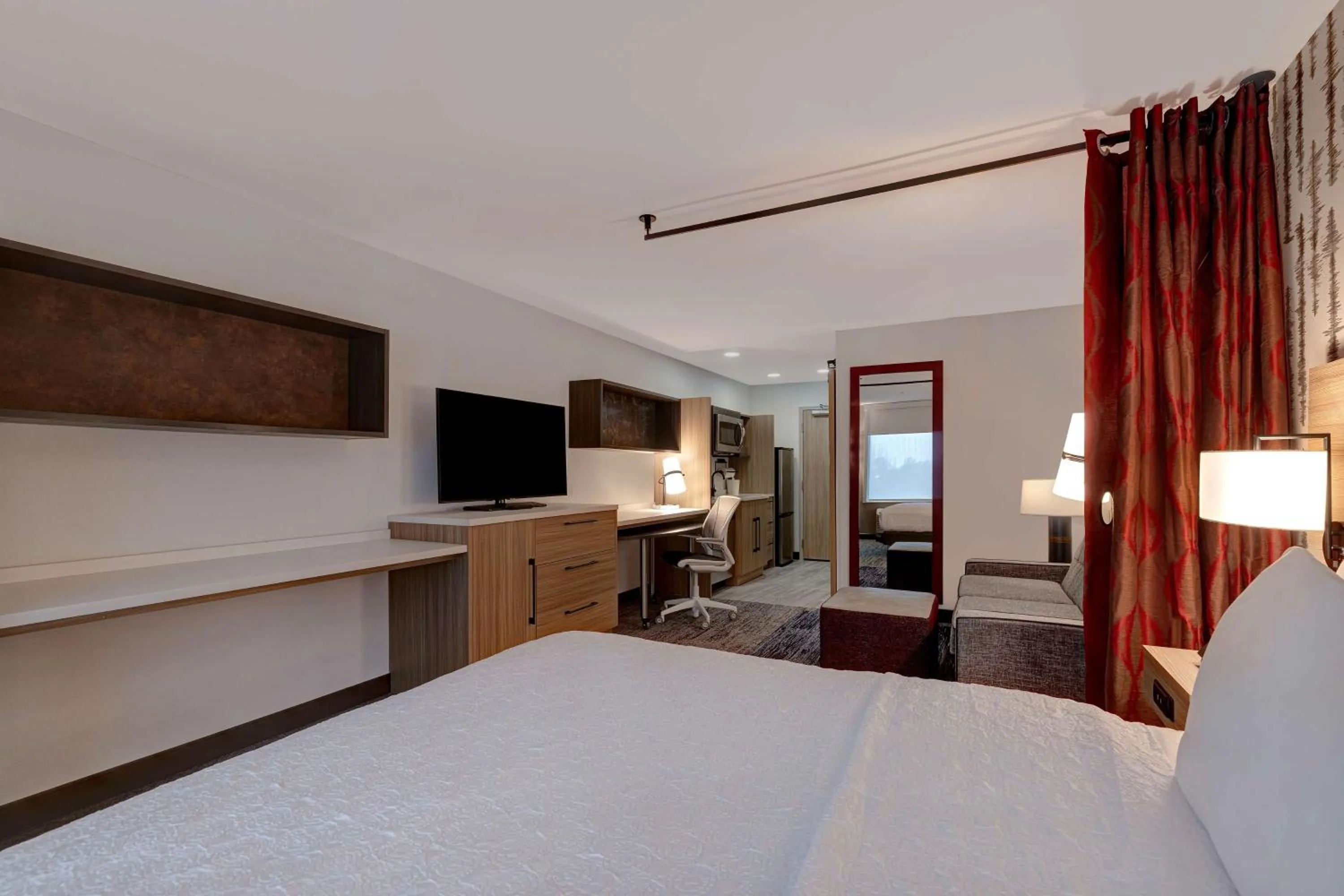 Bedroom, Bed in Home2 Suites By Hilton Blythewood, Sc