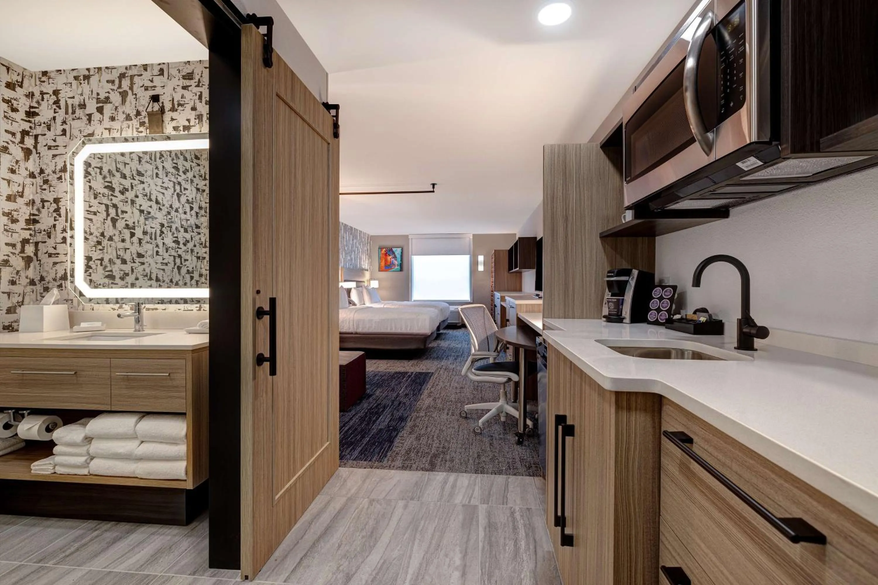 Bedroom in Home2 Suites By Hilton Blythewood, Sc