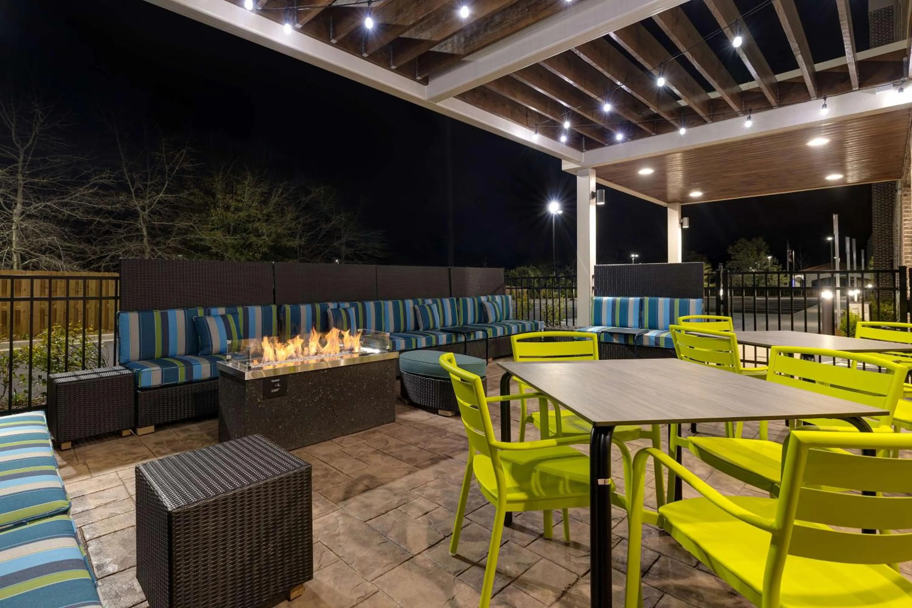 Patio in Home2 Suites By Hilton Blythewood, Sc