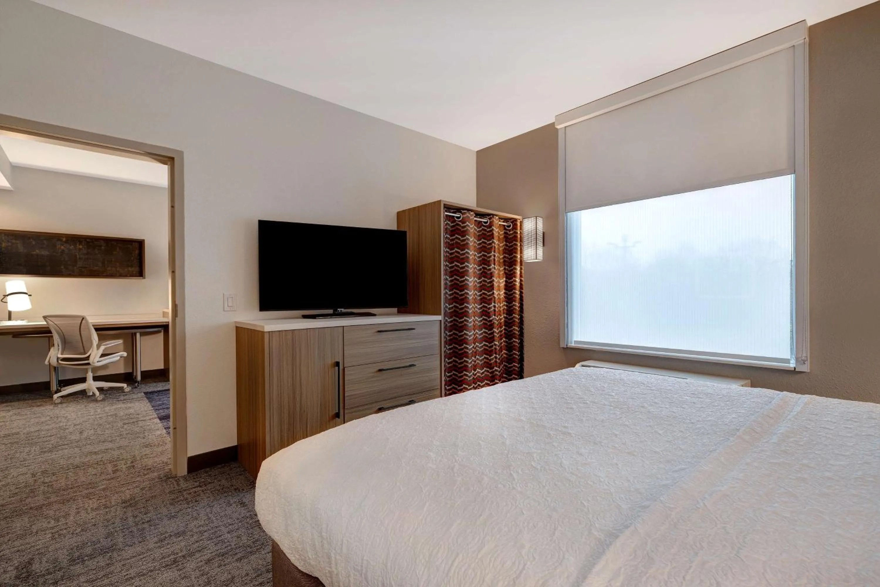 Bed in Home2 Suites By Hilton Blythewood, Sc