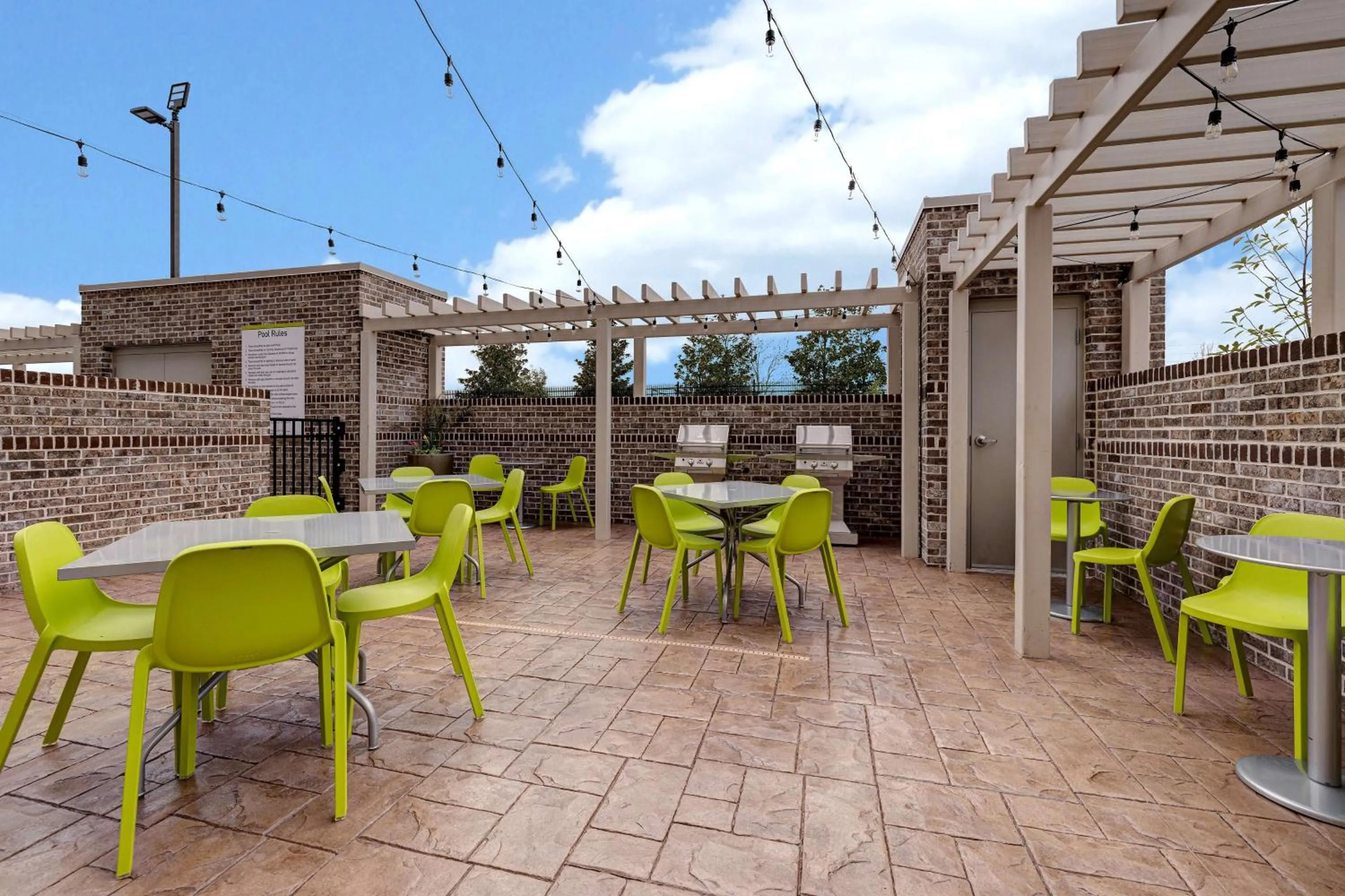 Dining area in Home2 Suites By Hilton Blythewood, Sc