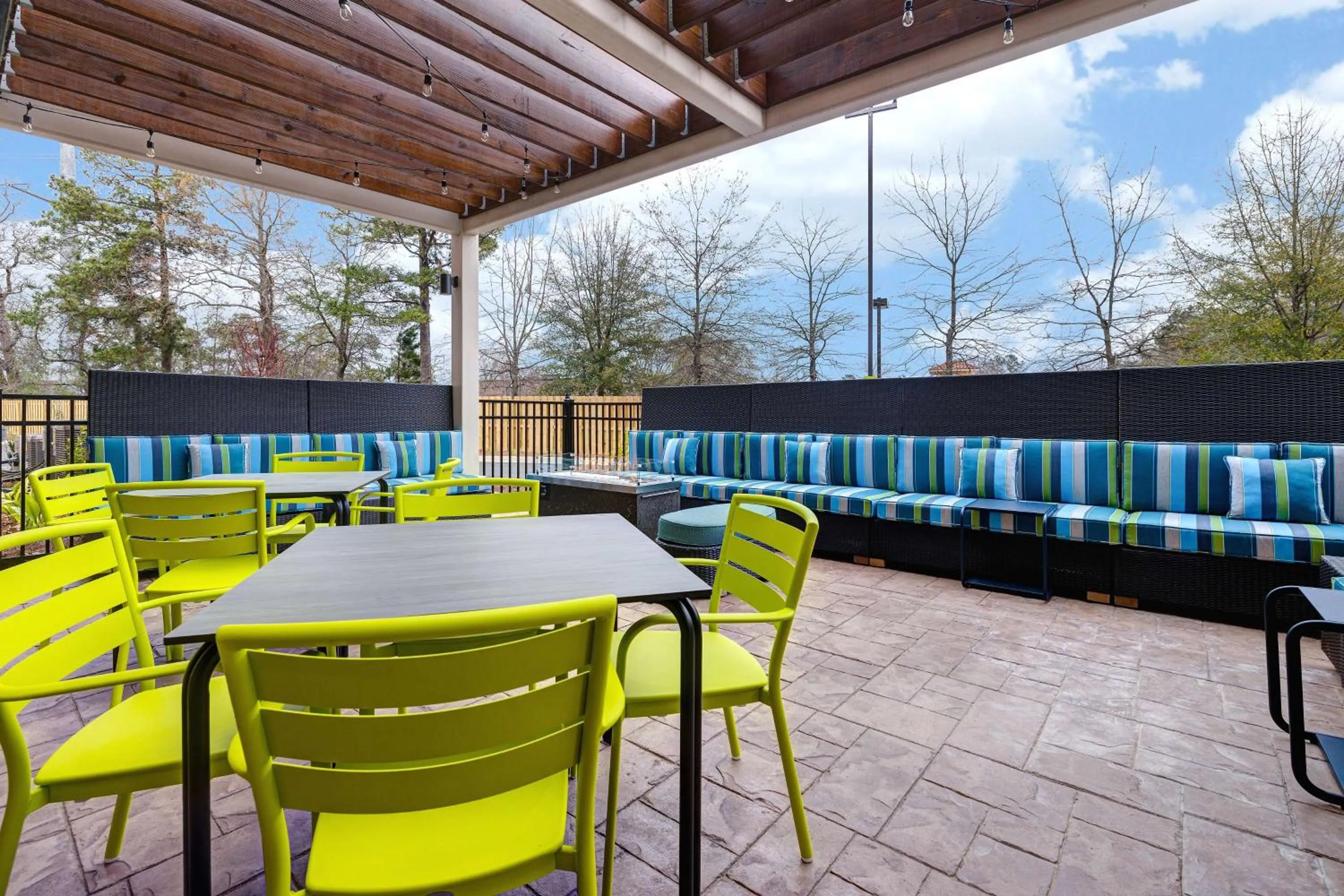 Patio in Home2 Suites By Hilton Blythewood, Sc