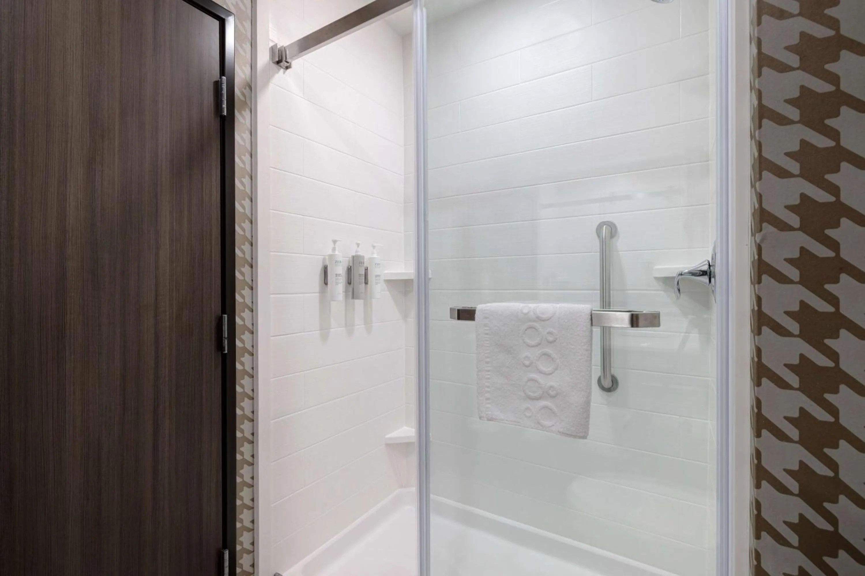 Bathroom in Home2 Suites By Hilton Bryant, Ar