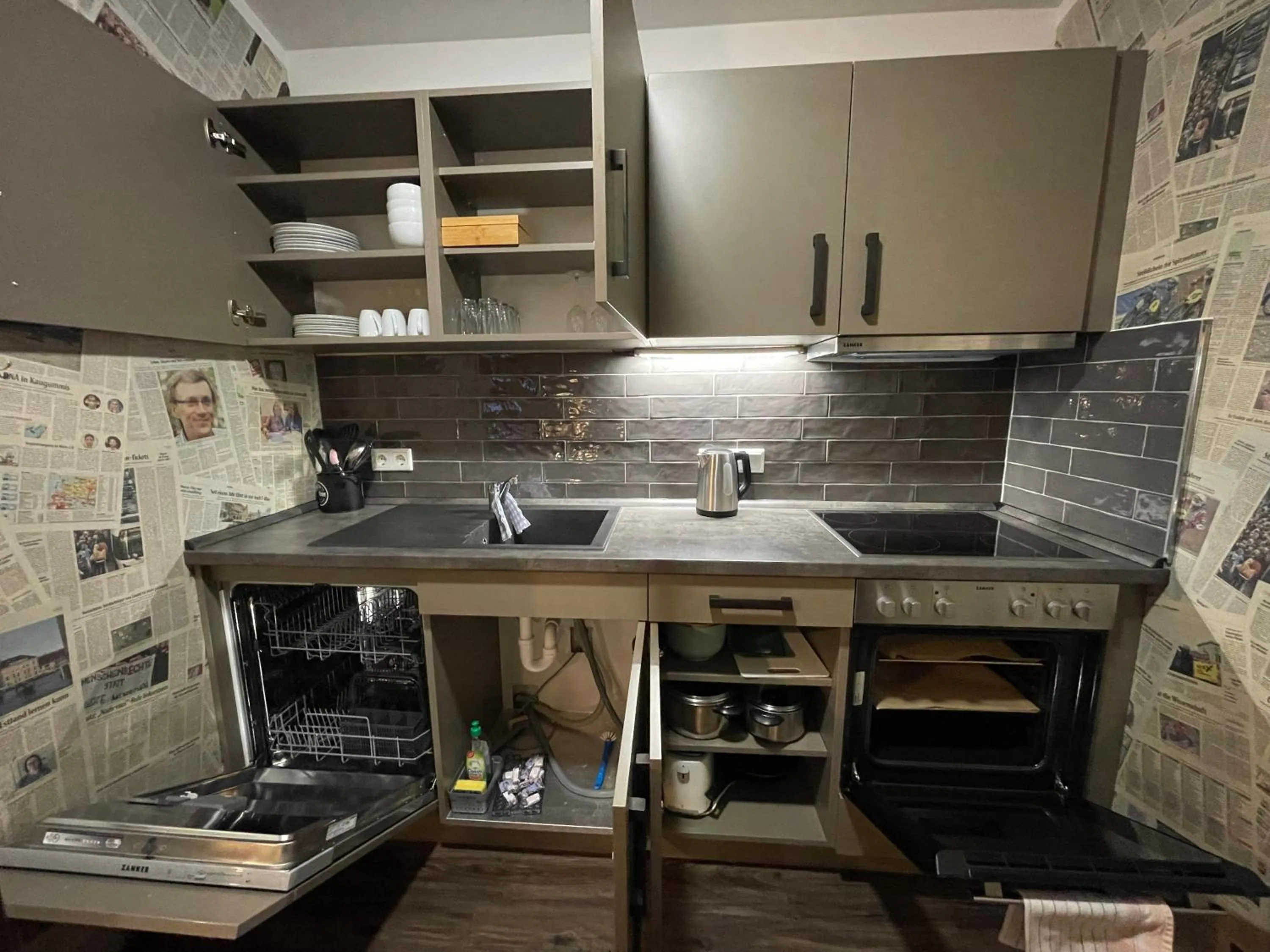 Kitchen or kitchenette in aappartel APARTHOTEL Herford