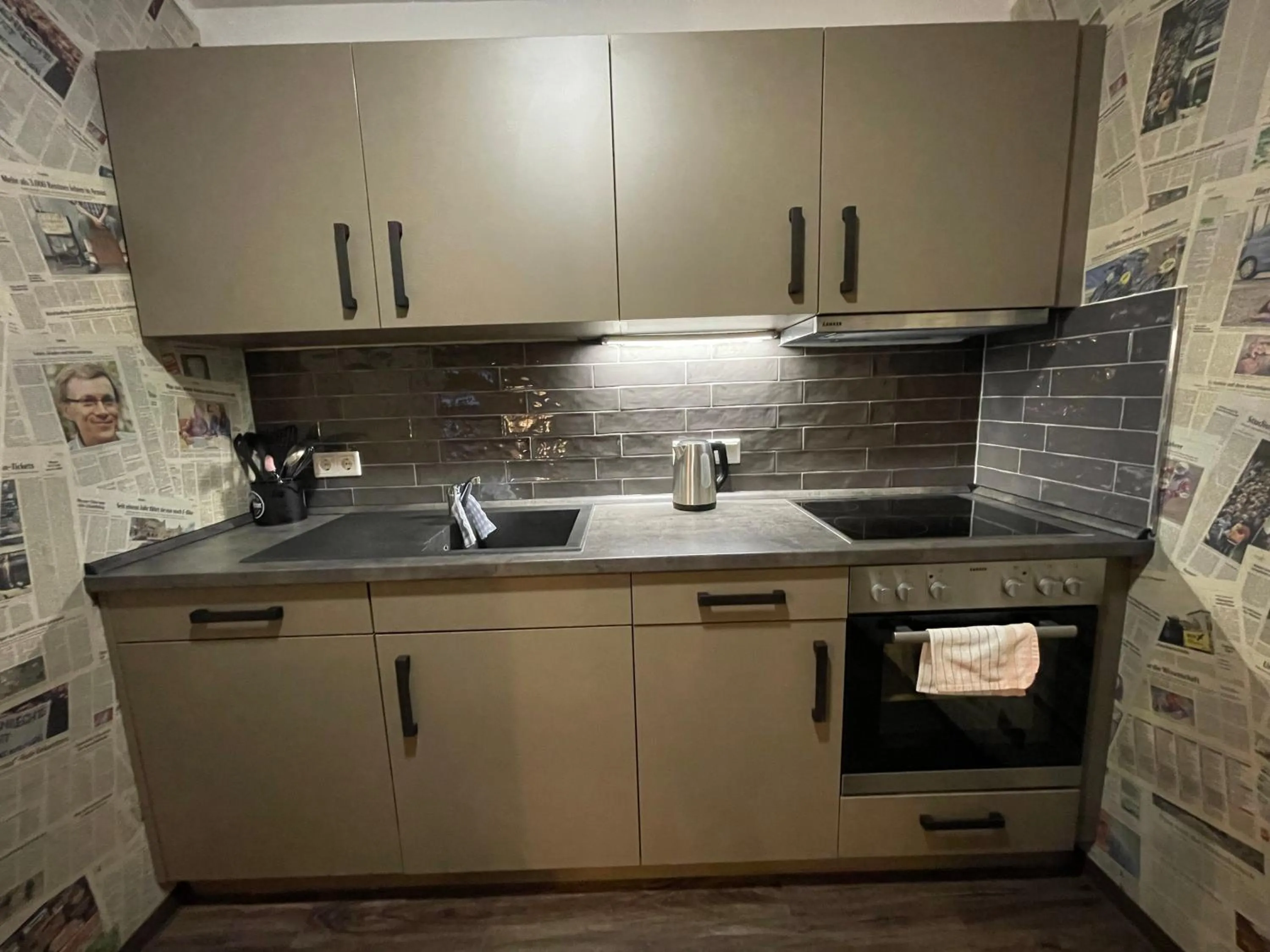 Kitchen or kitchenette in aappartel APARTHOTEL Herford