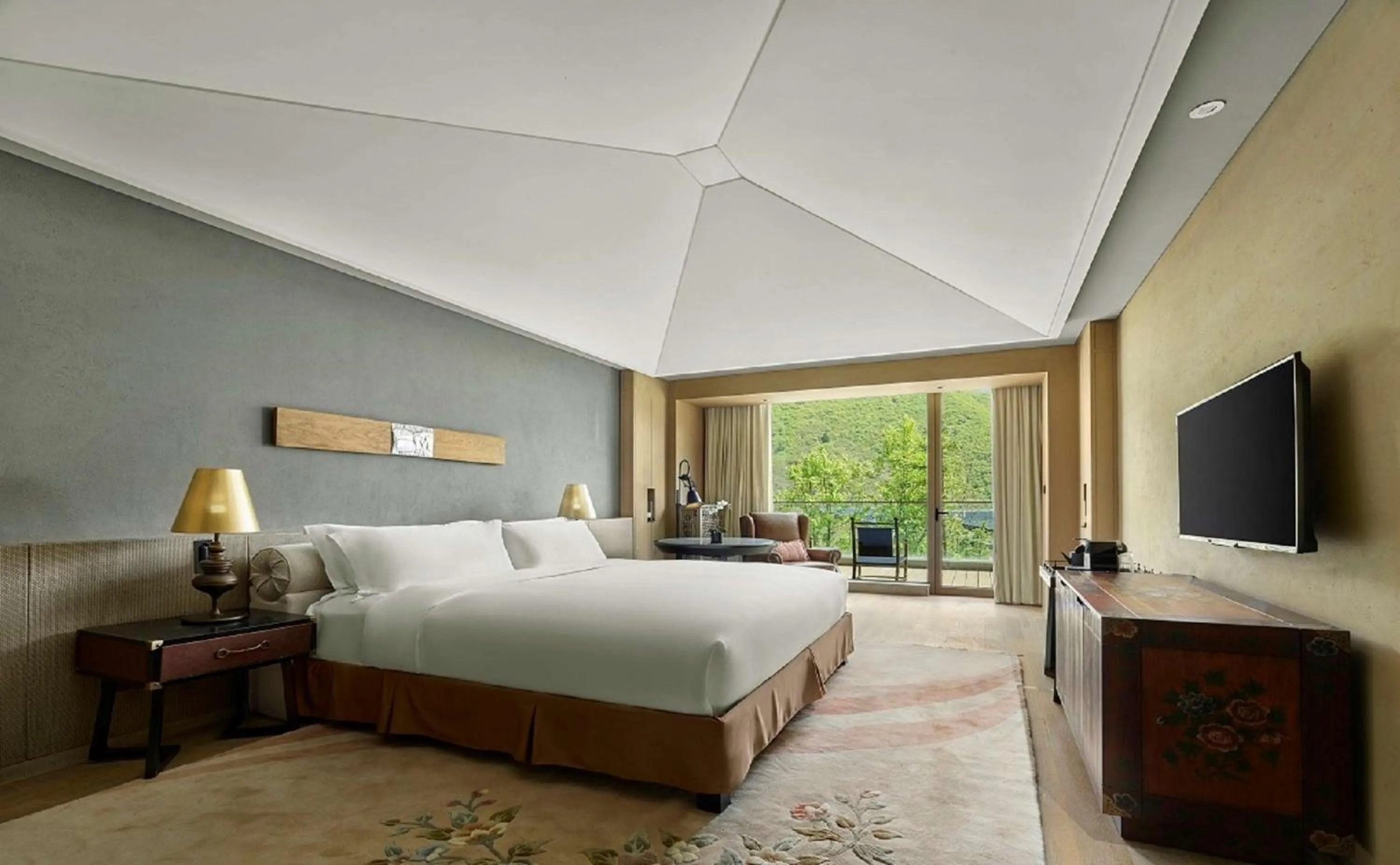 Bed in Conrad Jiuzhaigou