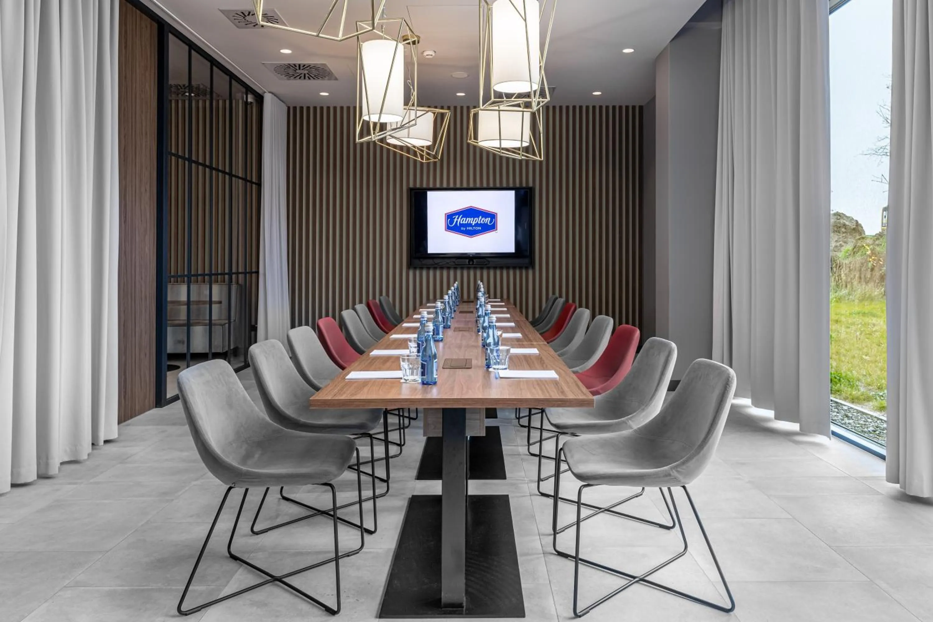 Meeting/conference room in Hampton by Hilton Krakow Airport