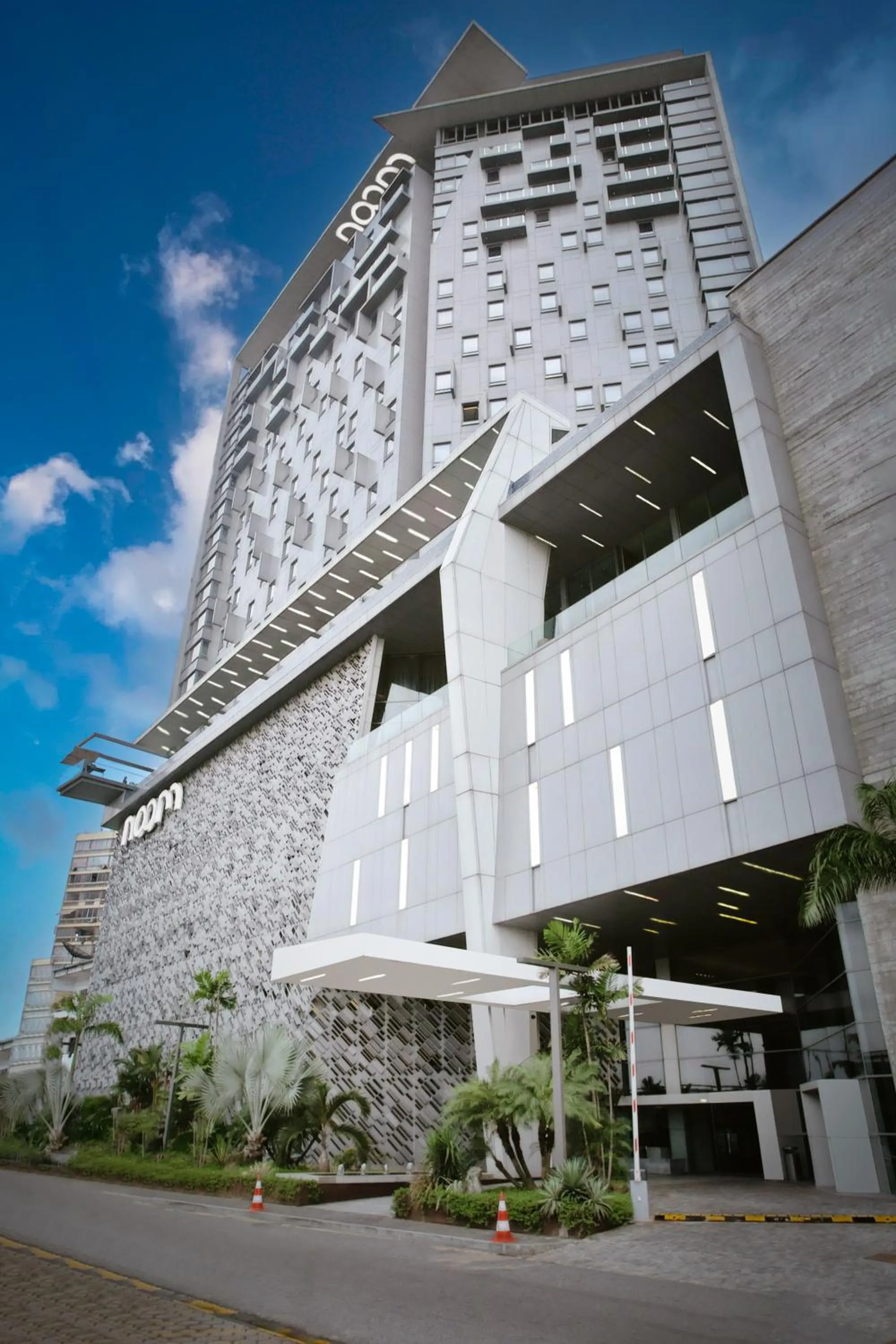Property building in Noom Hotel Abidjan Plateau