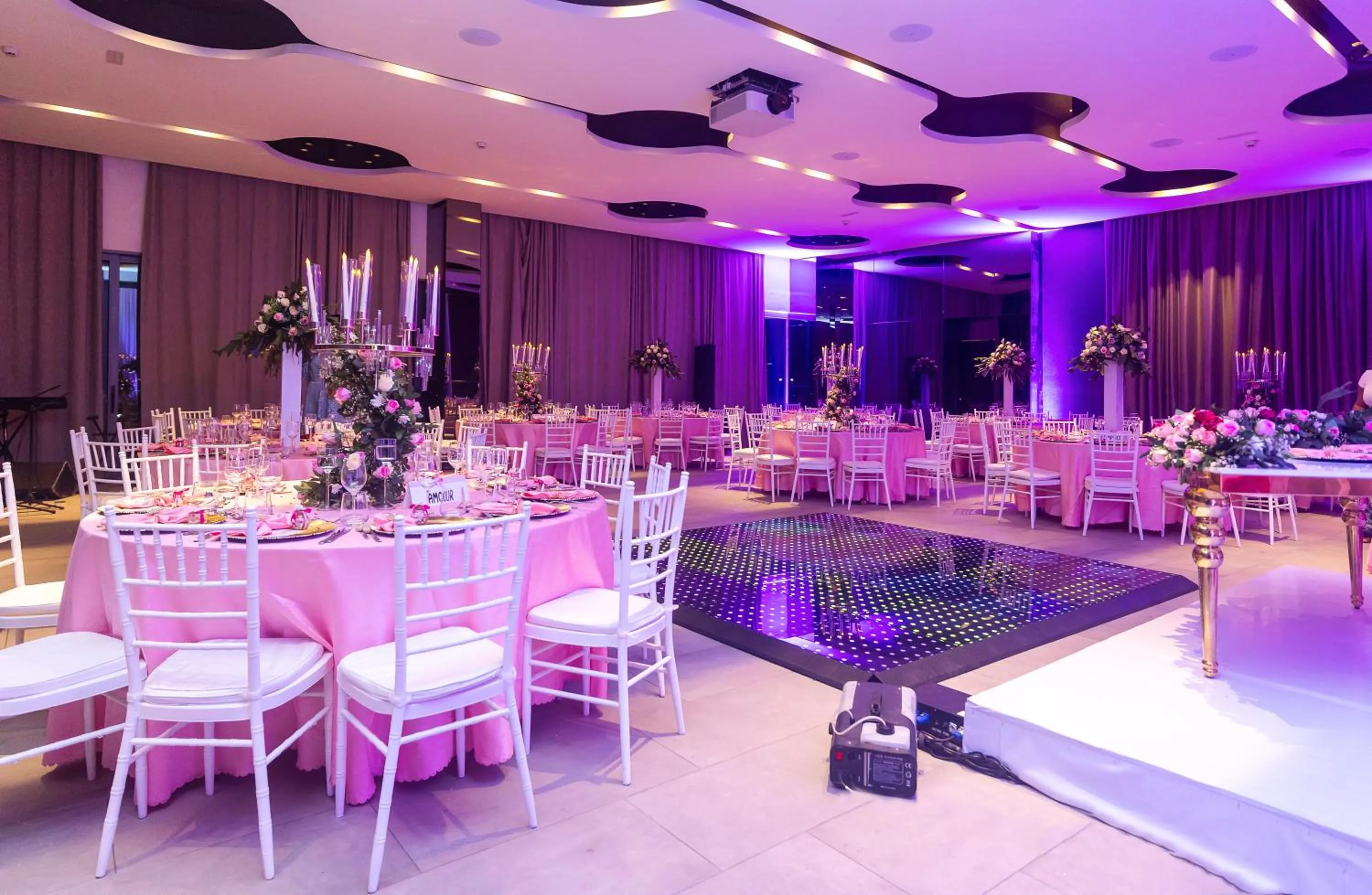 Banquet/Function facilities in Noom Hotel Abidjan Plateau