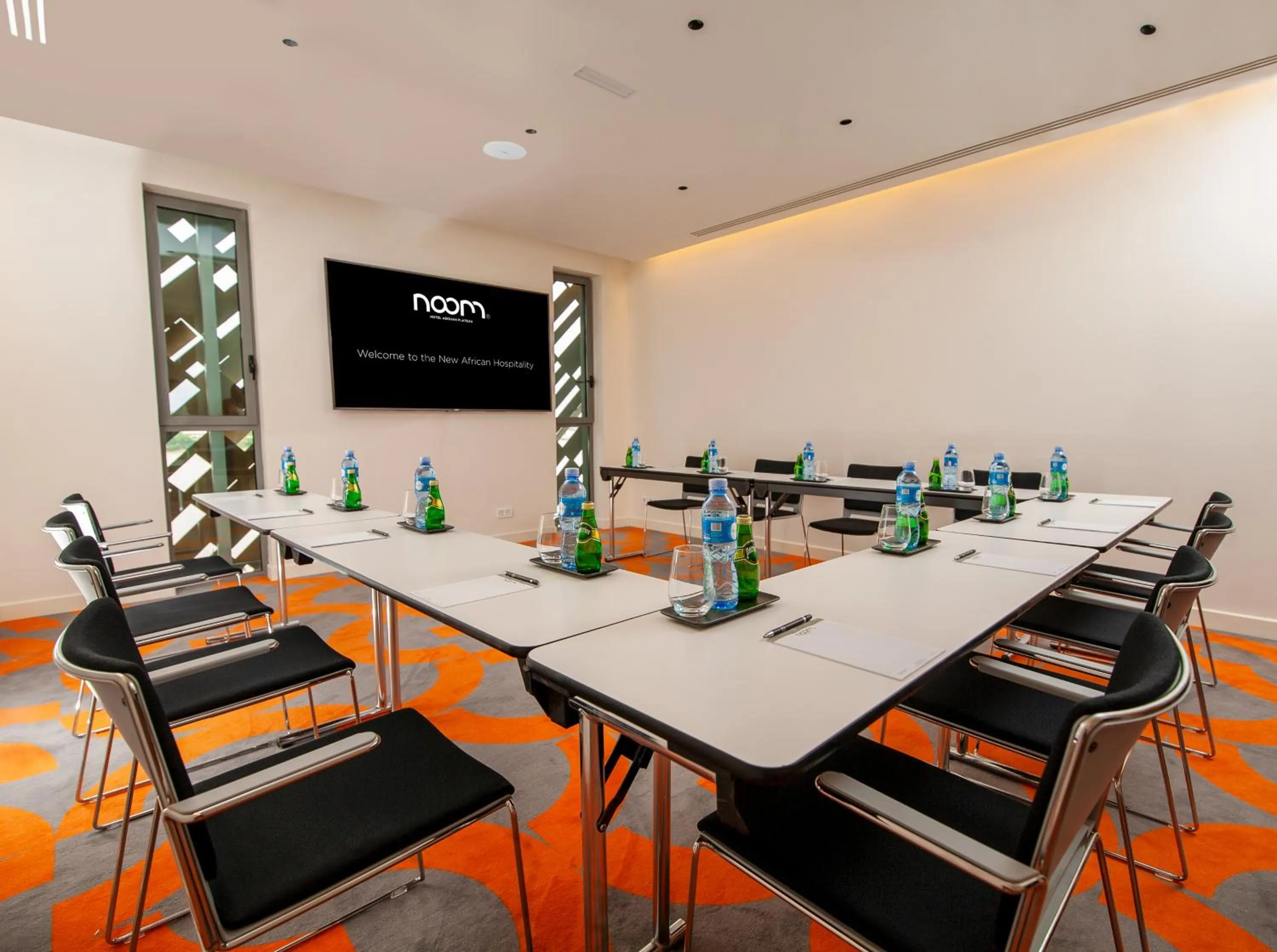 Meeting/conference room in Noom Hotel Abidjan Plateau