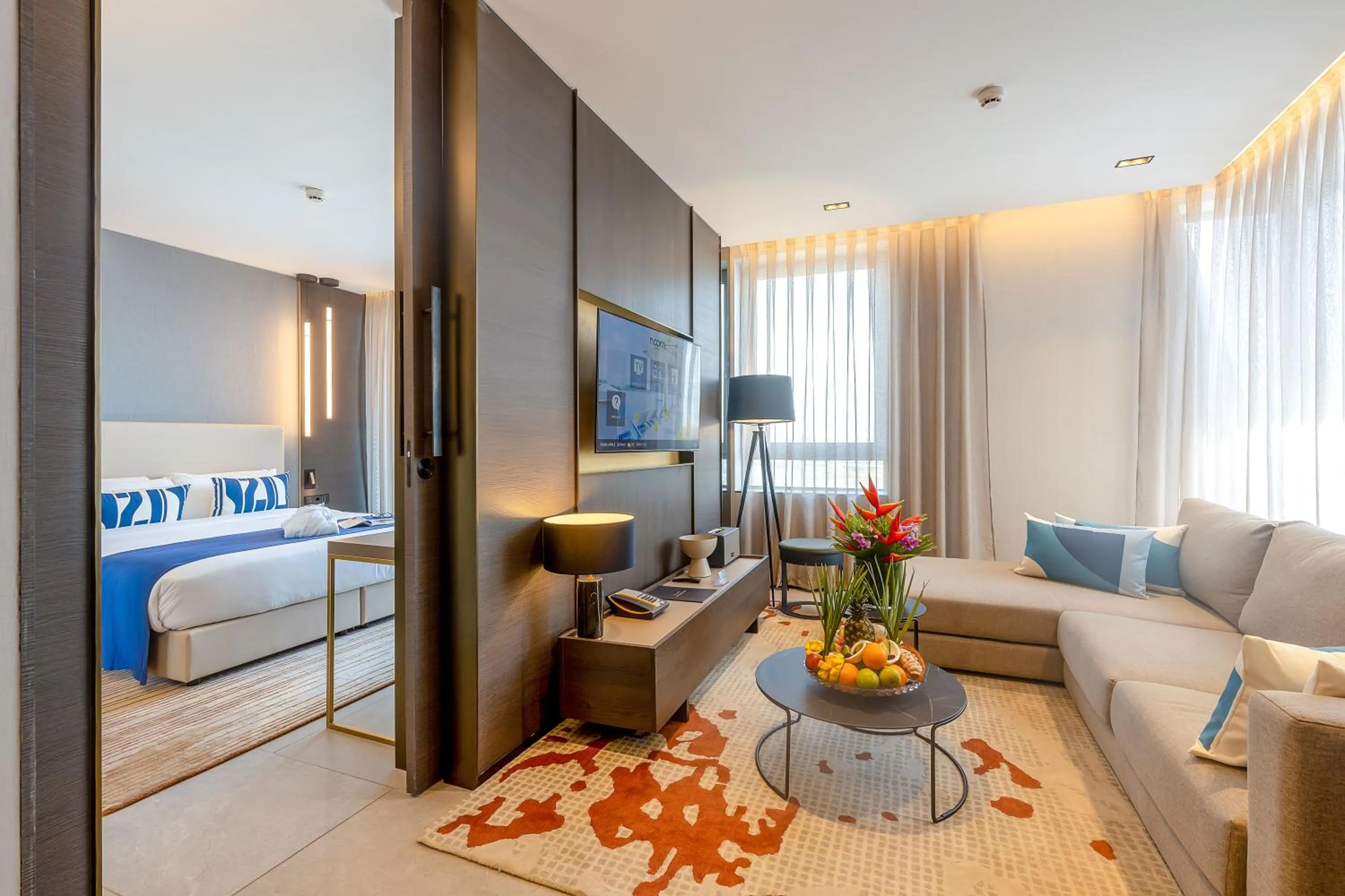 TV and multimedia, Bed in Noom Hotel Abidjan Plateau