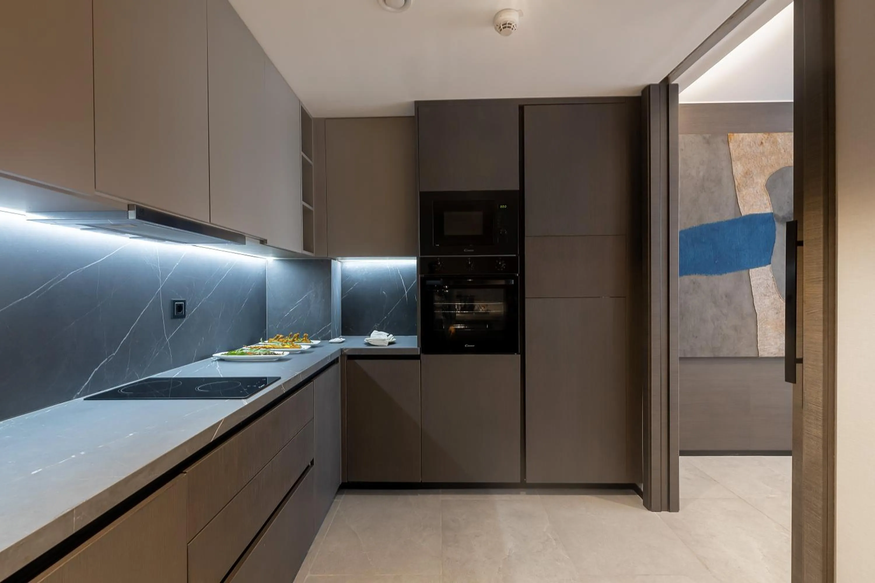 Kitchen or kitchenette in Noom Hotel Abidjan Plateau