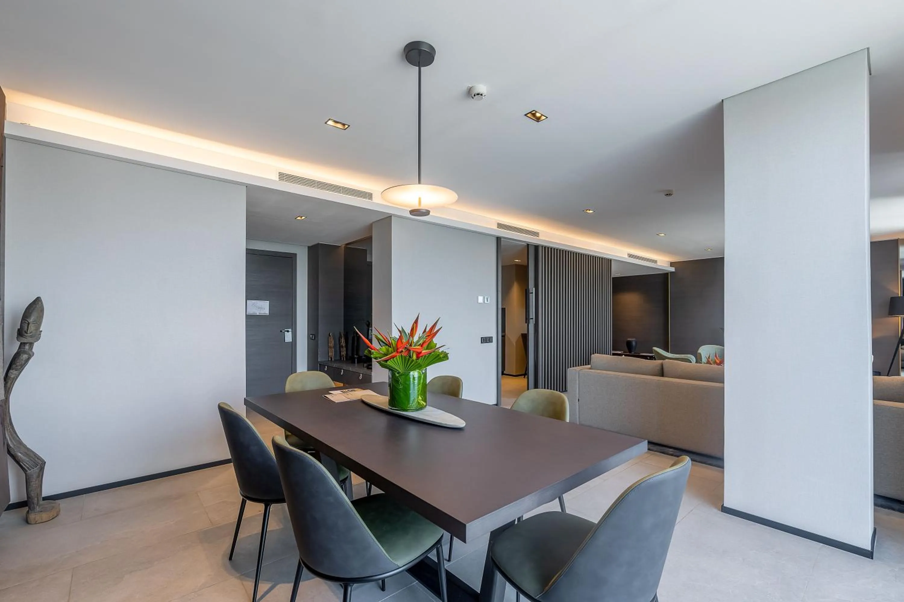 Seating area in Noom Hotel Abidjan Plateau