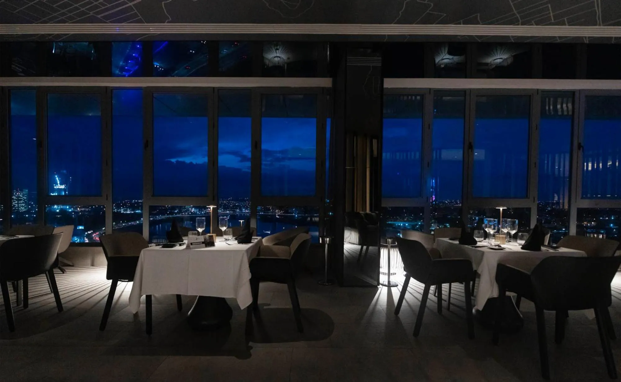 Restaurant/places to eat in Noom Hotel Abidjan Plateau