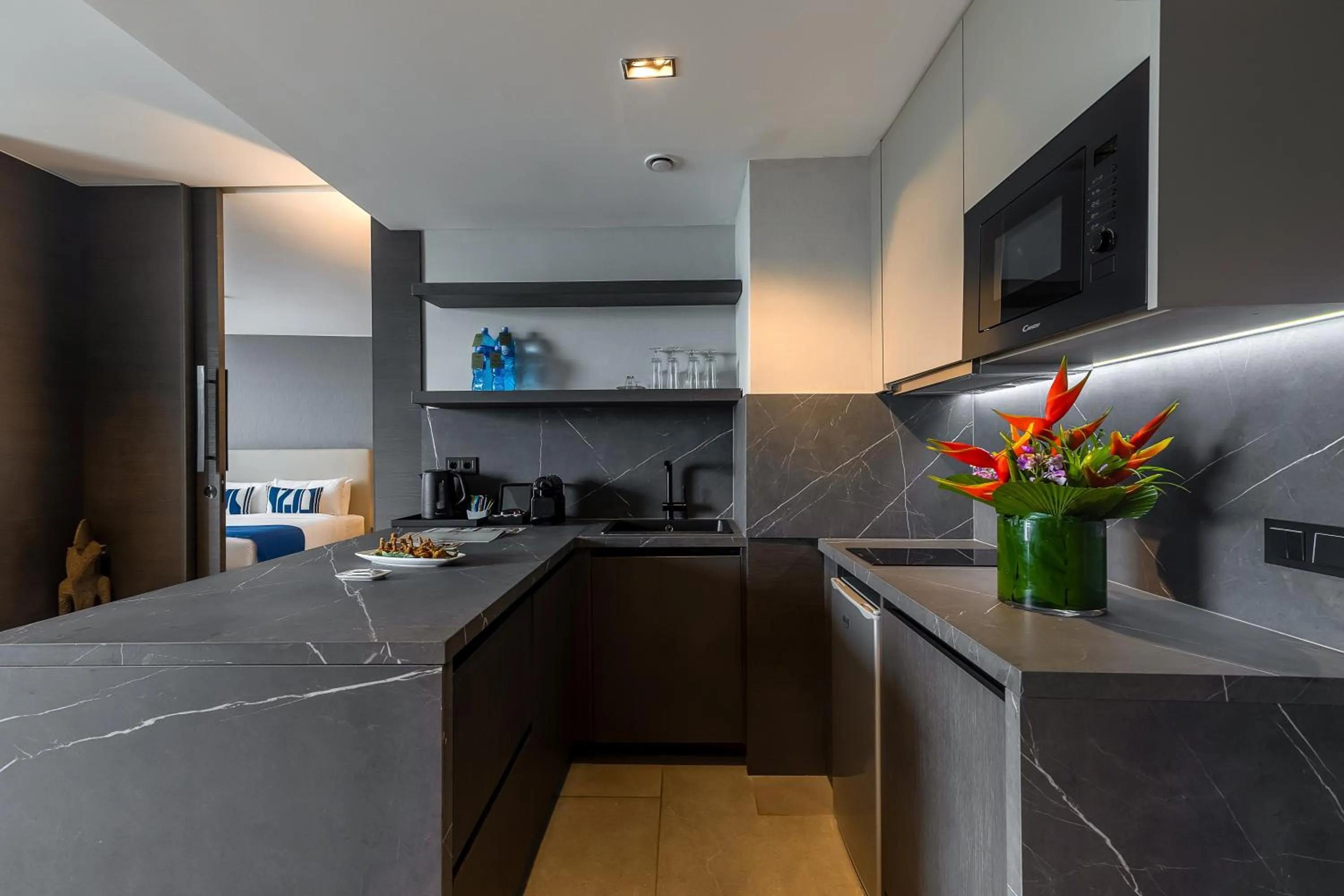 Kitchen or kitchenette in Noom Hotel Abidjan Plateau
