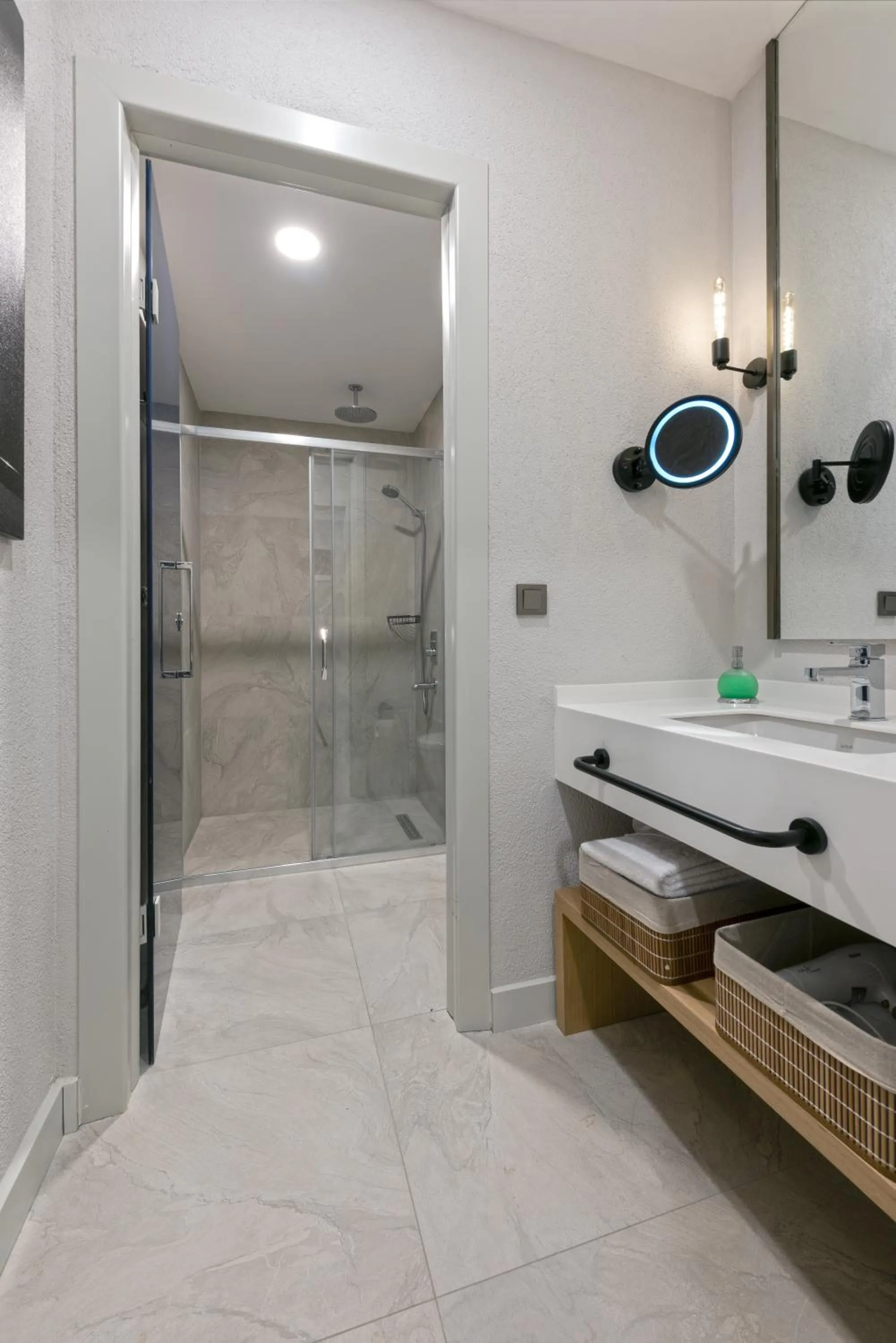 Toilet in A Suite Side