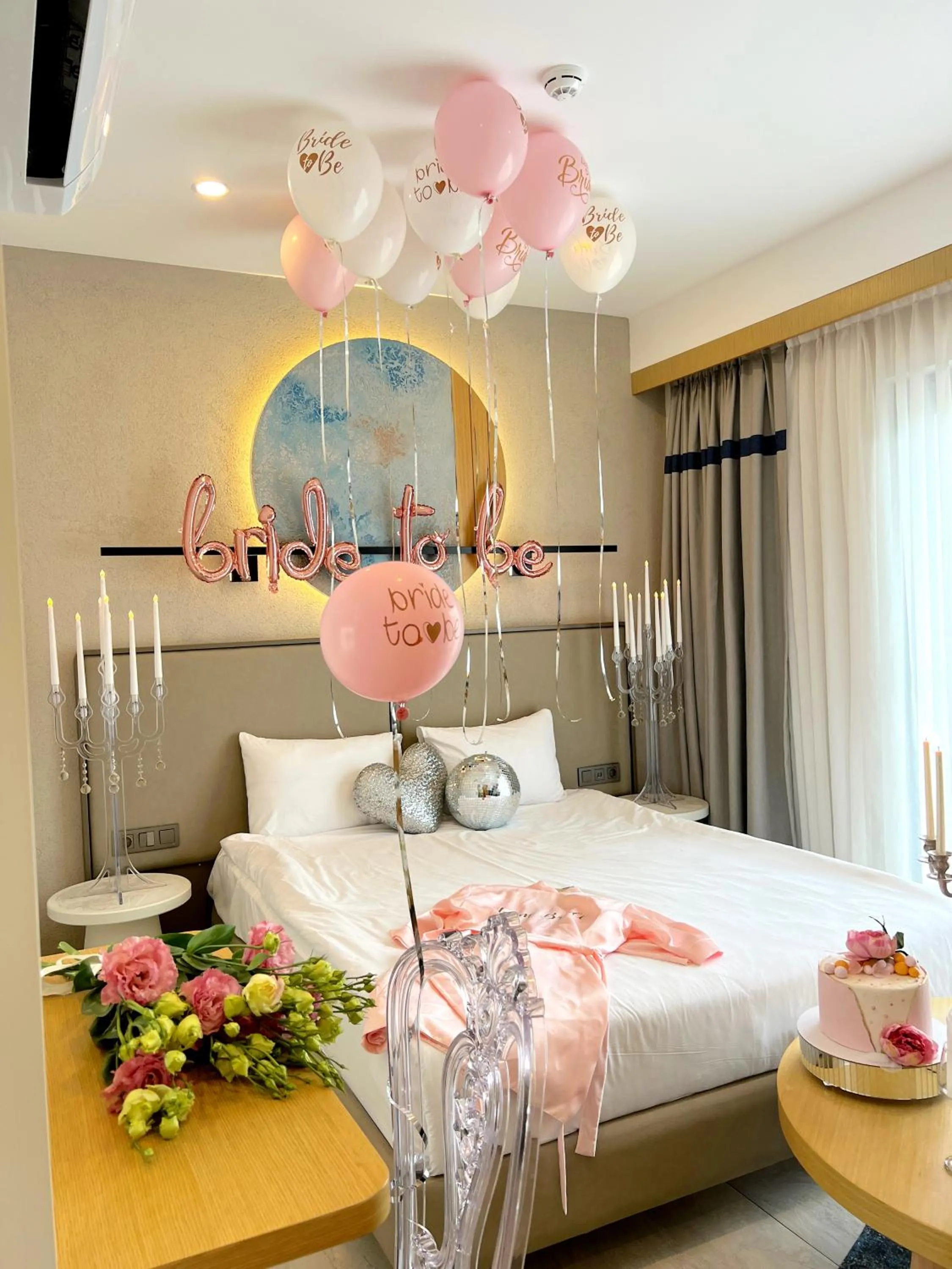 Bedroom, Bed in A Suite Side