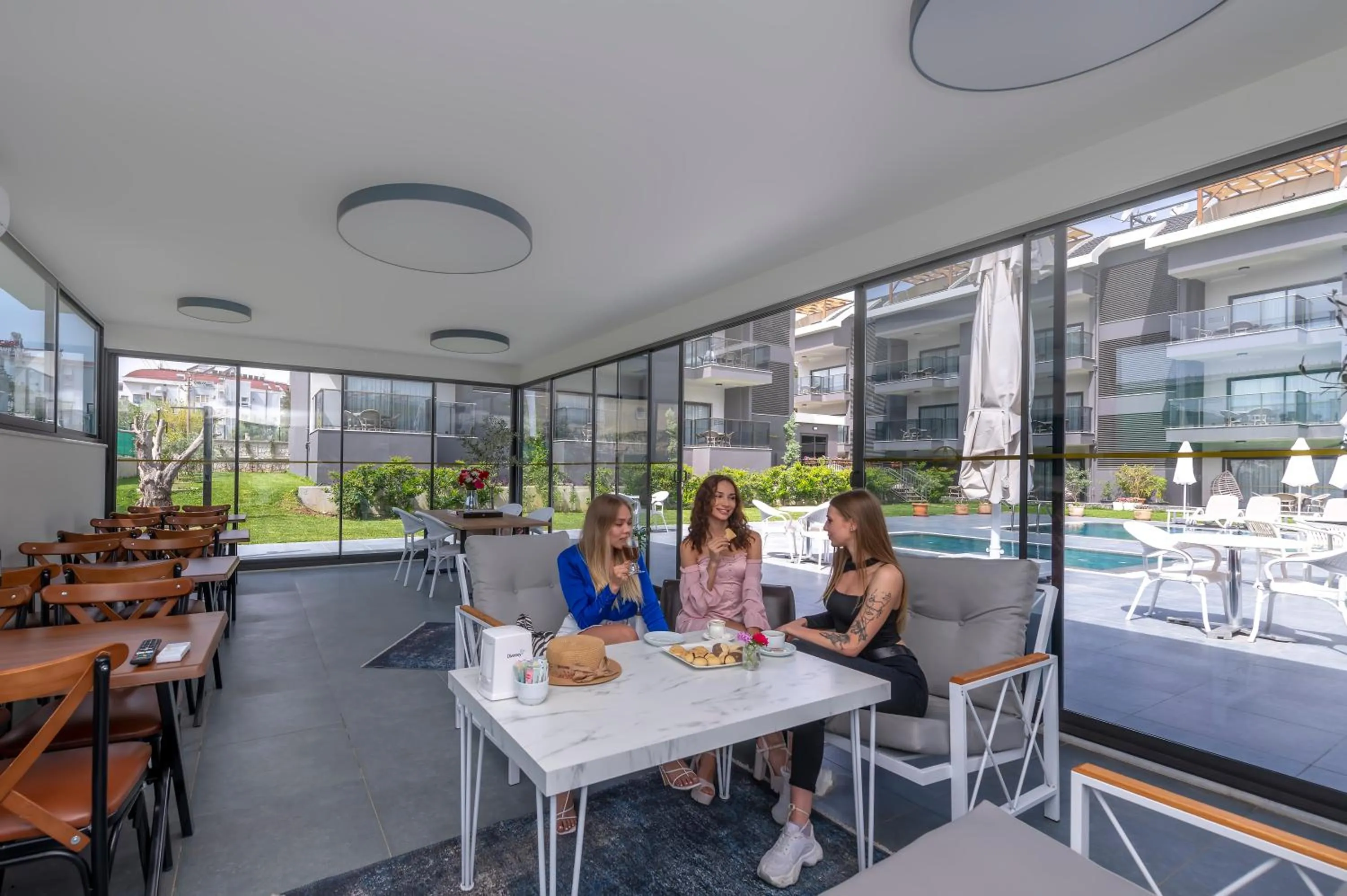 Restaurant/places to eat in A Suite Side