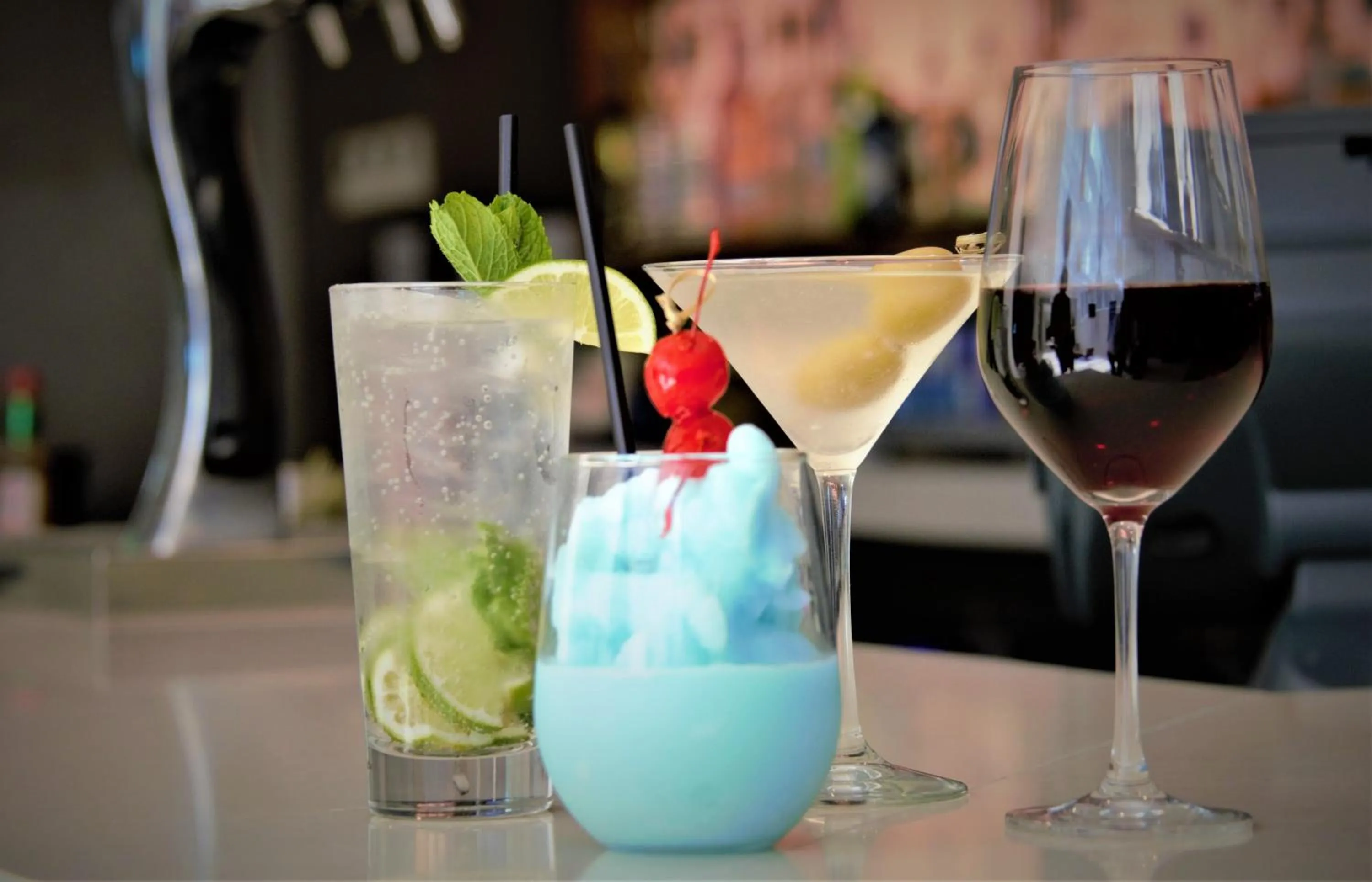 Lounge or bar in B Ocean Resort Fort Lauderdale Beach